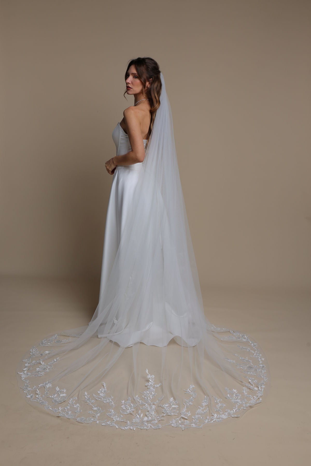 Long One Tier Bridal Veil with Floral Appliques, Cathedral Veil, Flower Lace Train Veil, Elegant Wedding Veil .M1090