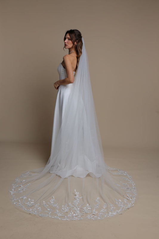 Long One Tier Bridal Veil with Floral Appliques, Cathedral Veil, Flower Lace Train Veil, Elegant Wedding Veil .M1090