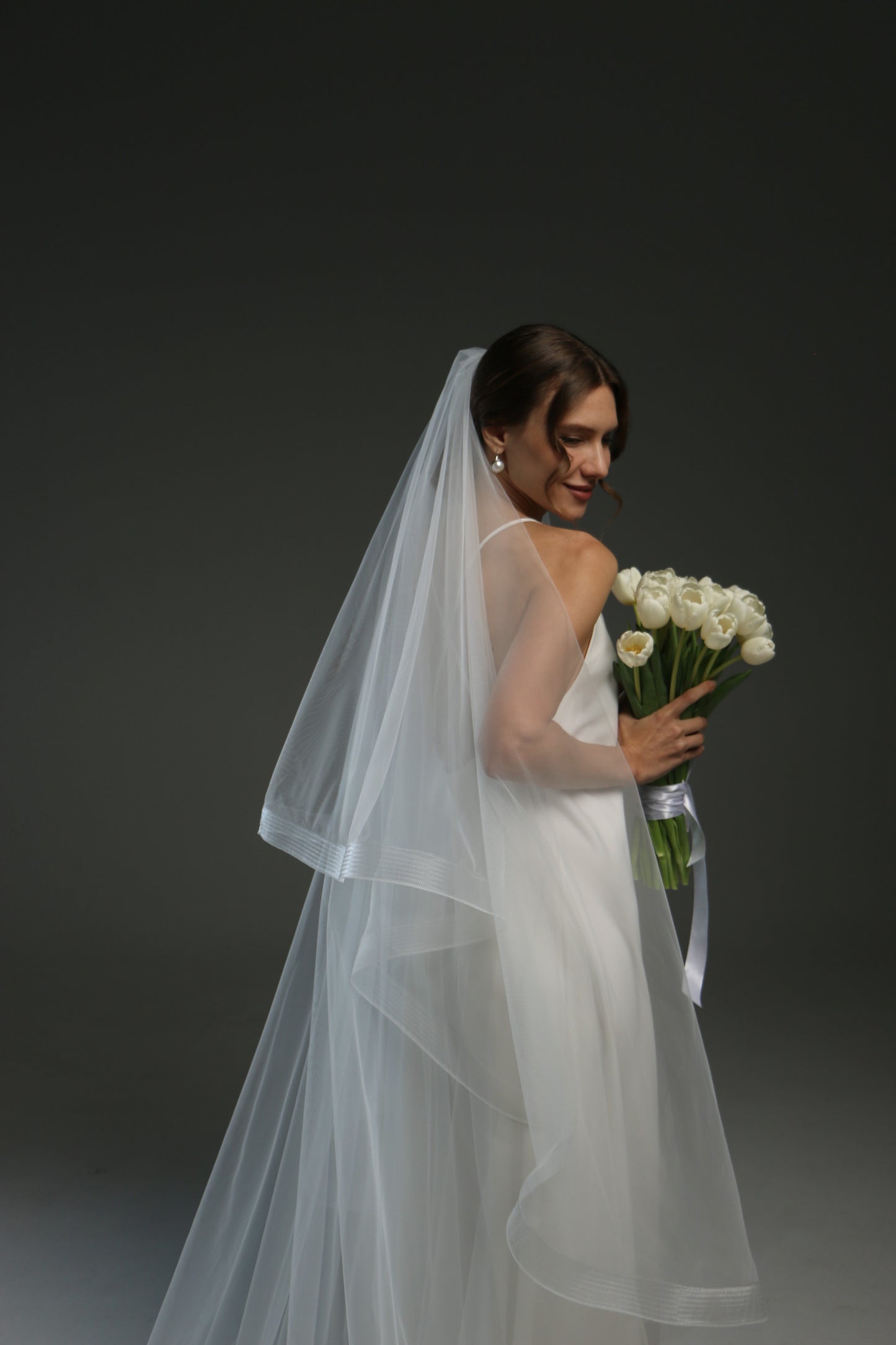Veil with horsehair trim, Crinoline edge veil with blusher,Horsetail veil to your fingertips
