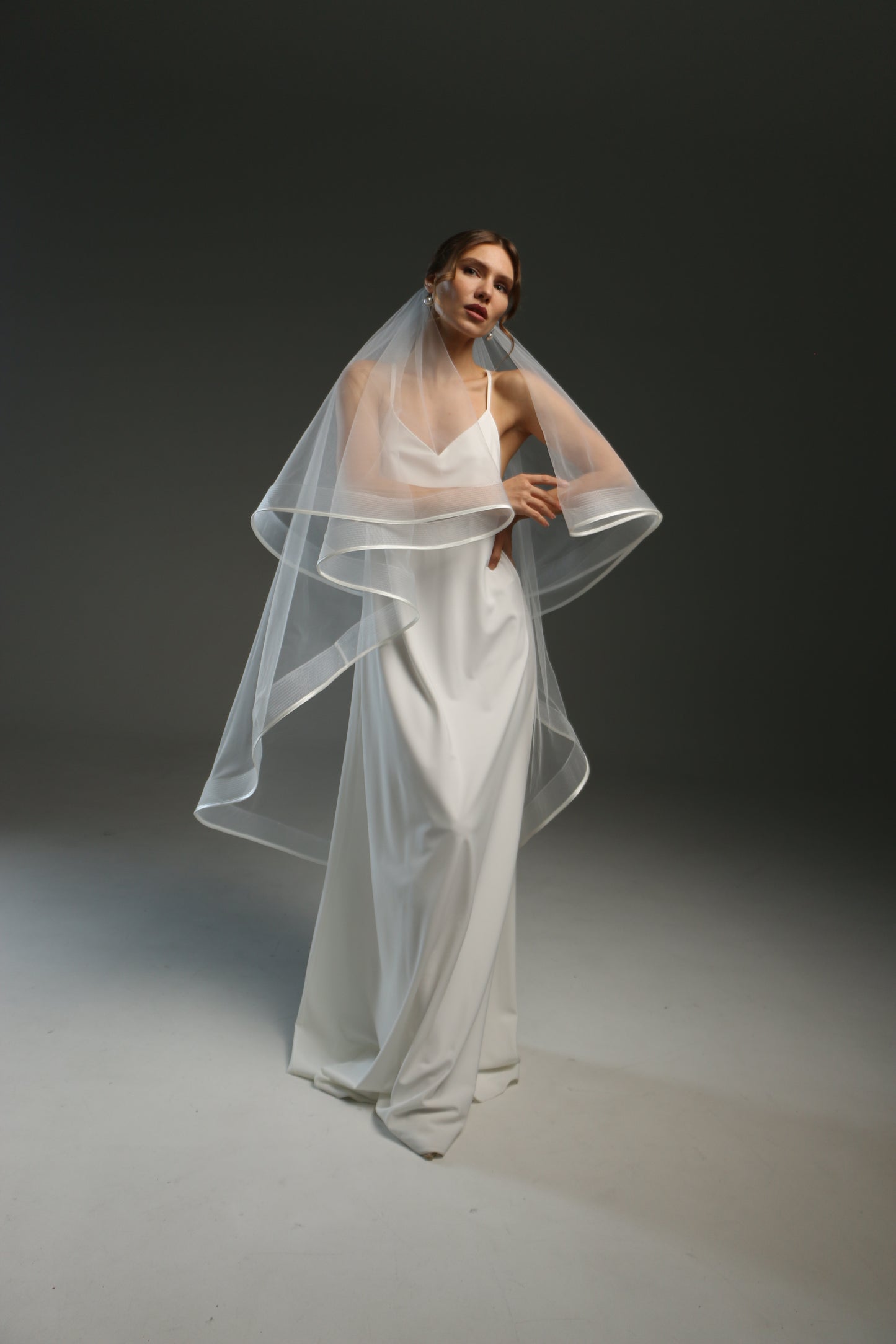 Cascade bridal veil with satin ribbon | Wedding veil with horsehair trim | Elegant flowing design - M1040
