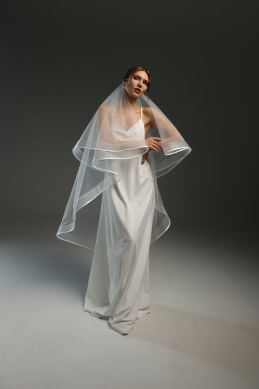 Cascade bridal veil with satin ribbon | Wedding veil with horsehair trim | Elegant flowing design - M1040