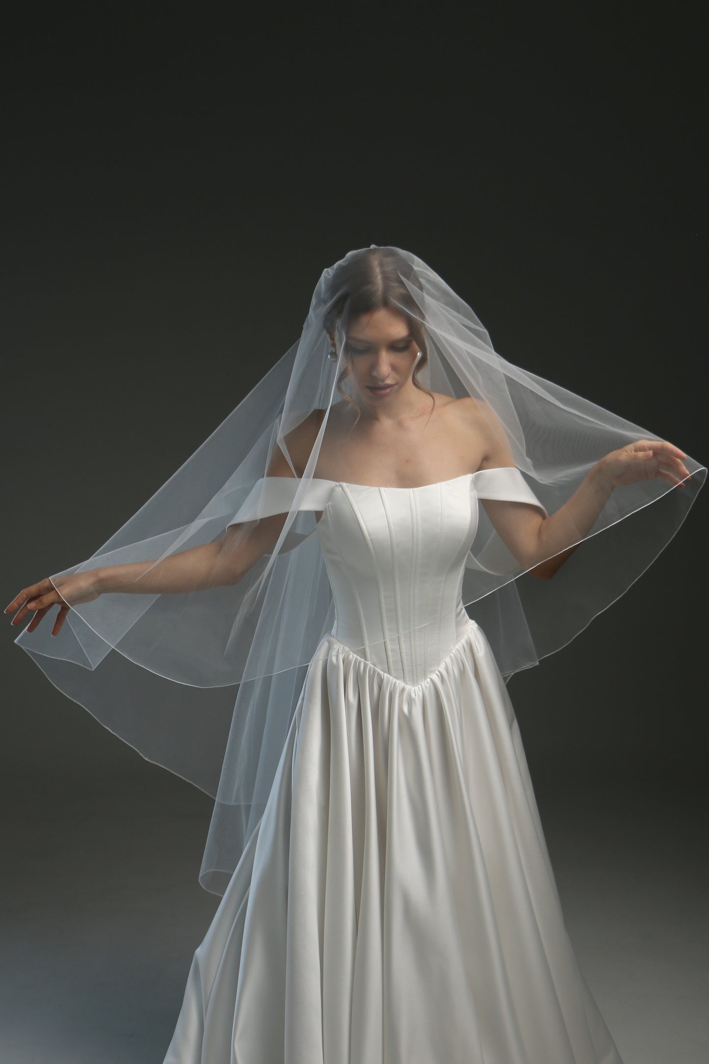 Classic Sheer Bridal Veil – Soft Tulle, 2 Layers, Floor Length with Pencil Edge