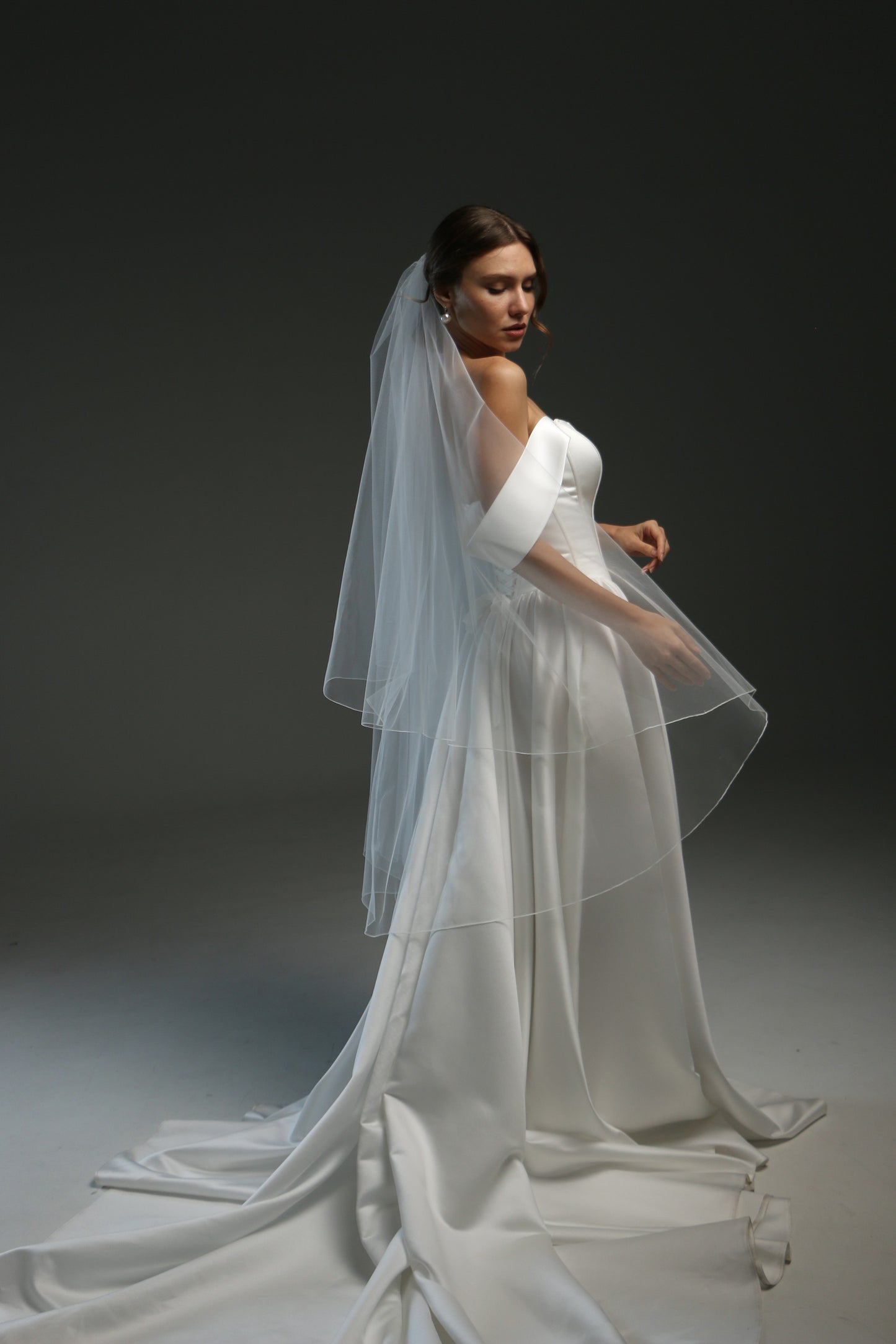 Classic Sheer Bridal Veil – Soft Tulle, 2 Layers, Floor Length with Pencil Edge