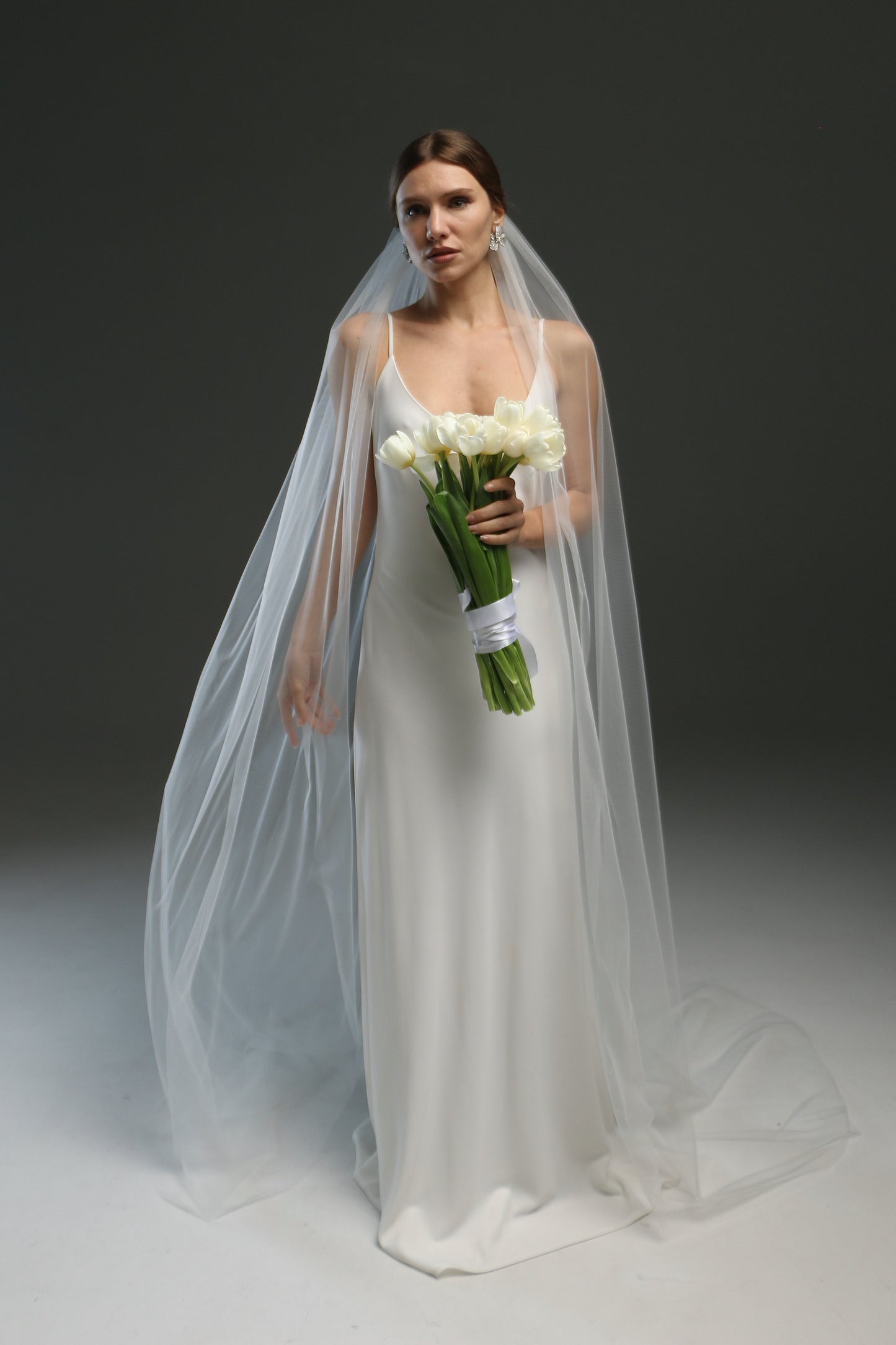 Cut Edge Wedding Veil – Elegant Ivory 1-Layer Fingertip Veil | Soft Sheer Bridal Tulle, Simple & Classic Style