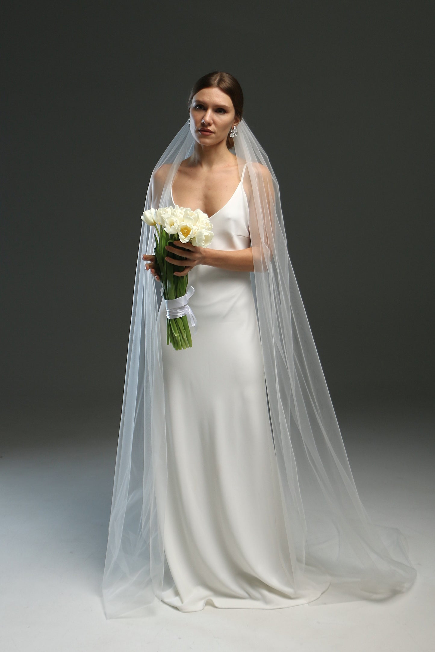 Cut Edge Wedding Veil – Elegant Ivory 1-Layer Fingertip Veil | Soft Sheer Bridal Tulle, Simple & Classic Style