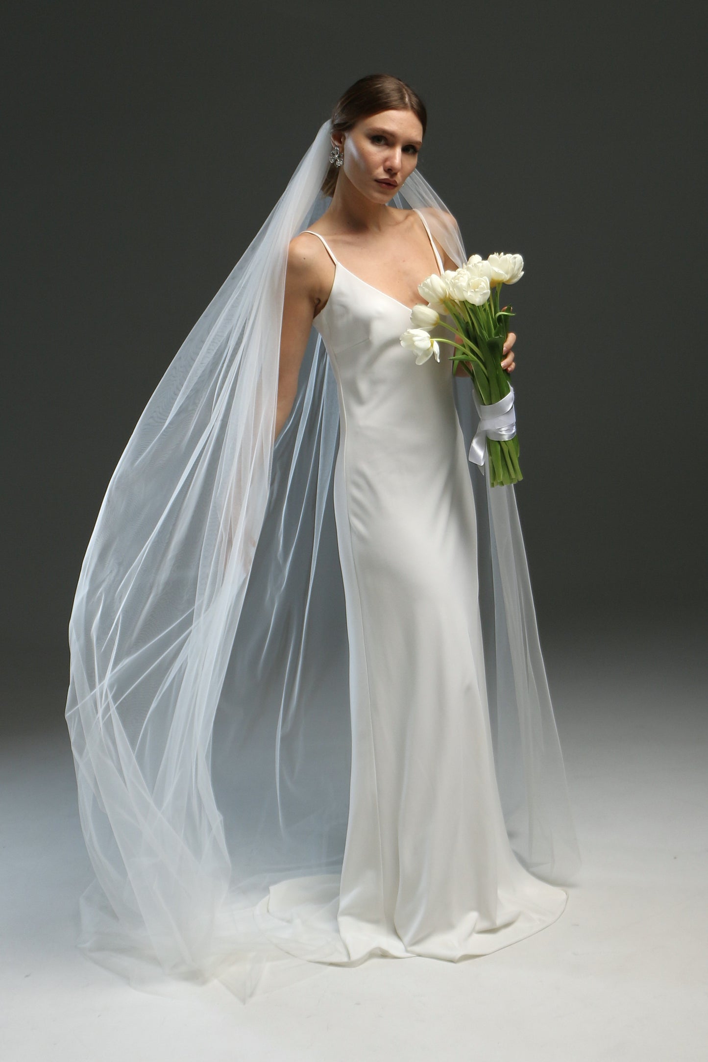 Cut Edge Wedding Veil – Elegant Ivory 1-Layer Fingertip Veil | Soft Sheer Bridal Tulle, Simple & Classic Style