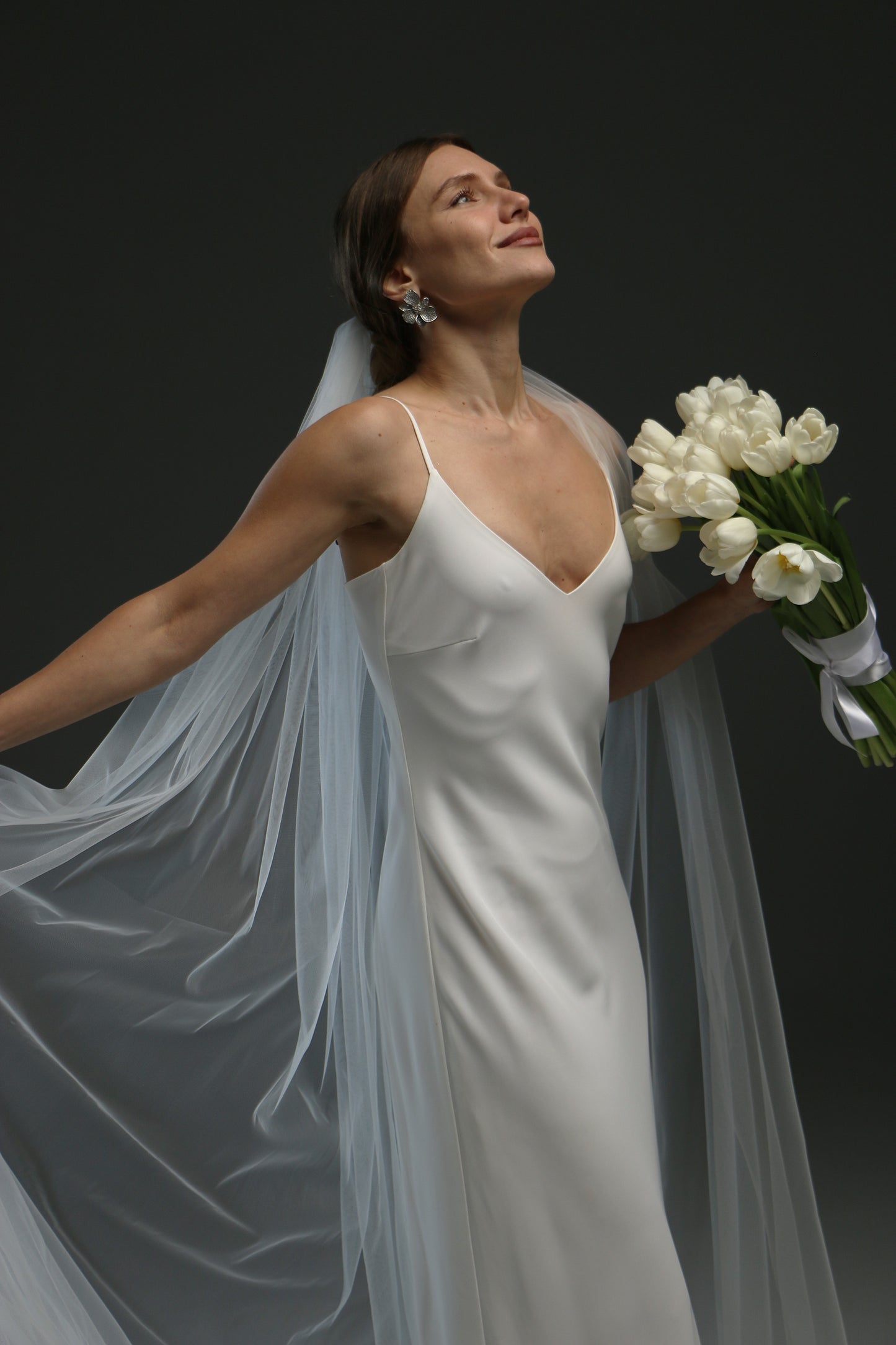 Cut Edge Wedding Veil – Elegant Ivory 1-Layer Fingertip Veil | Soft Sheer Bridal Tulle, Simple & Classic Style