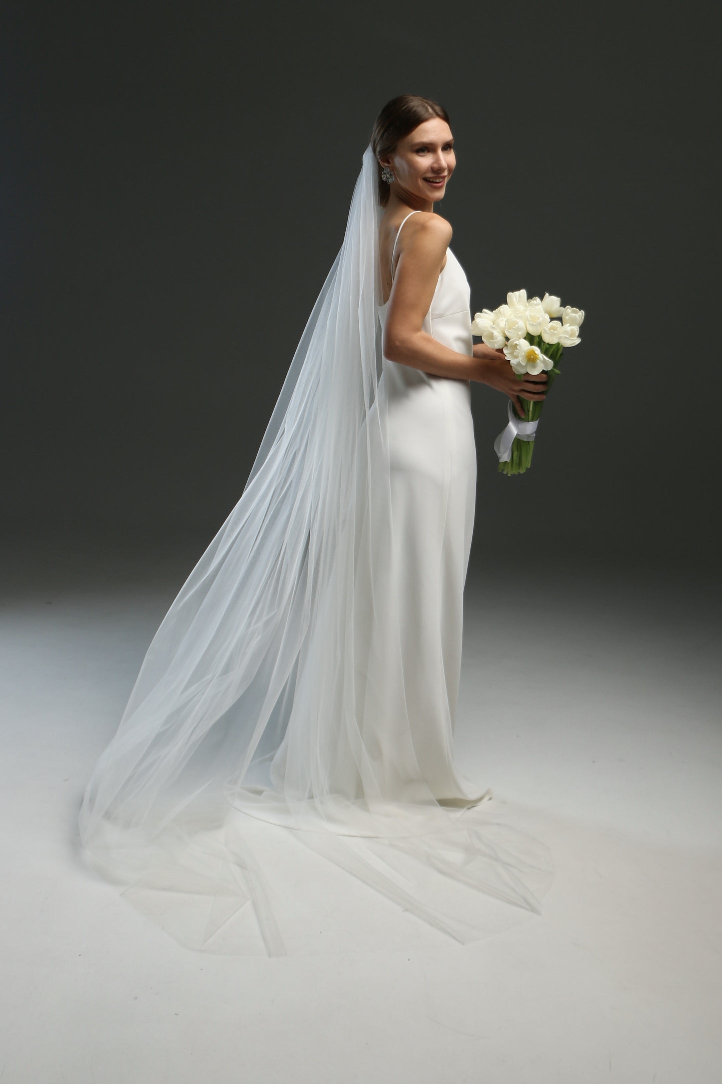 Cut Edge Wedding Veil – Elegant Ivory 1-Layer Fingertip Veil | Soft Sheer Bridal Tulle, Simple & Classic Style