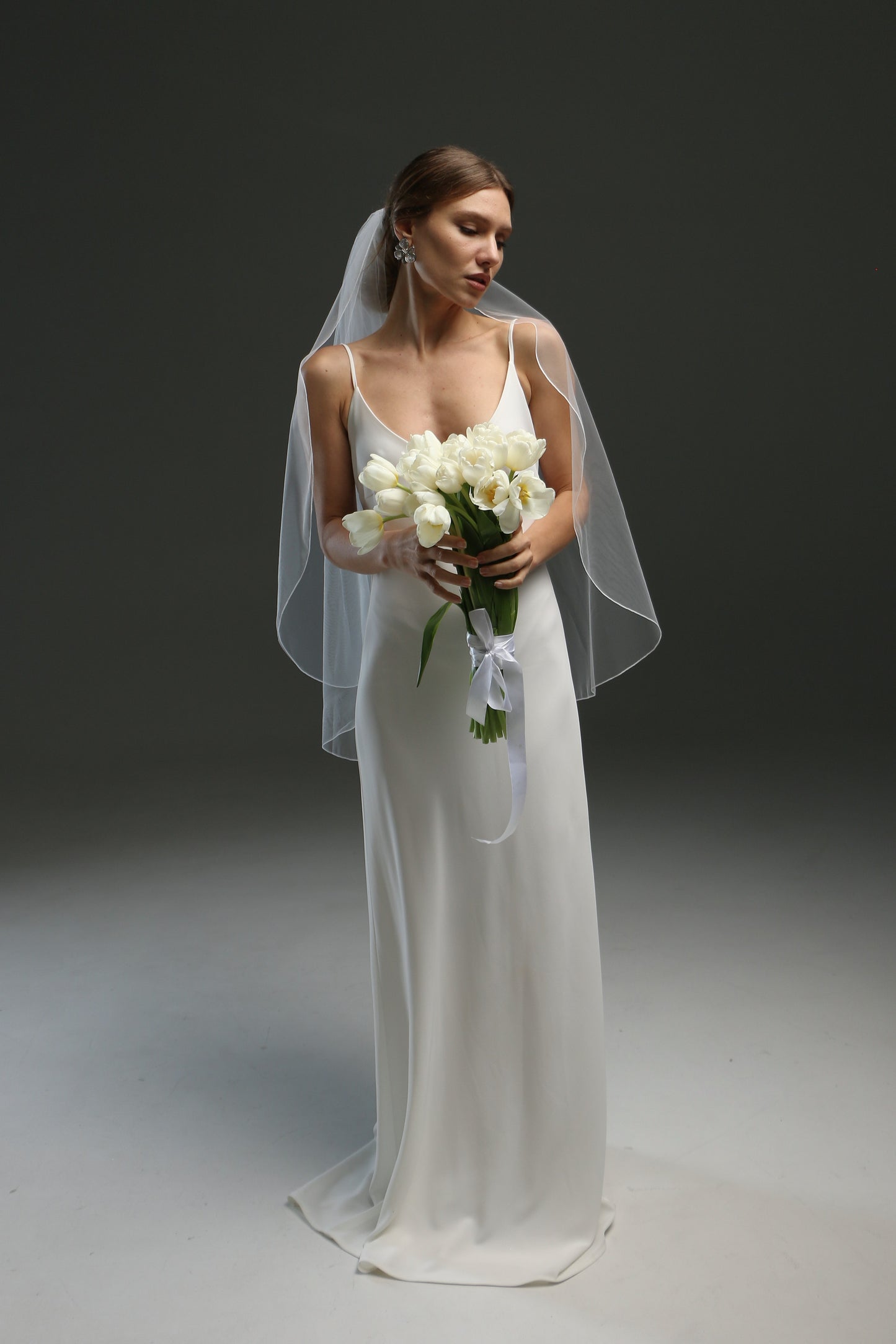 Simple 1-Tier Fingertip Wedding Veil with Pencil Edge