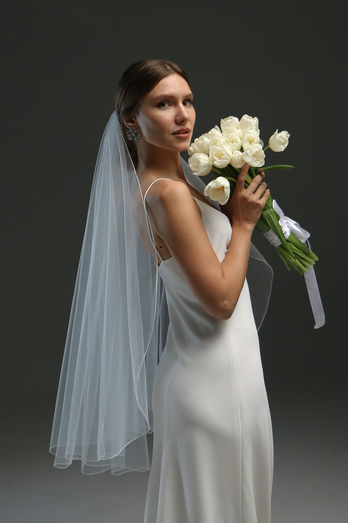 Simple 1-Tier Fingertip Wedding Veil with Pencil Edge