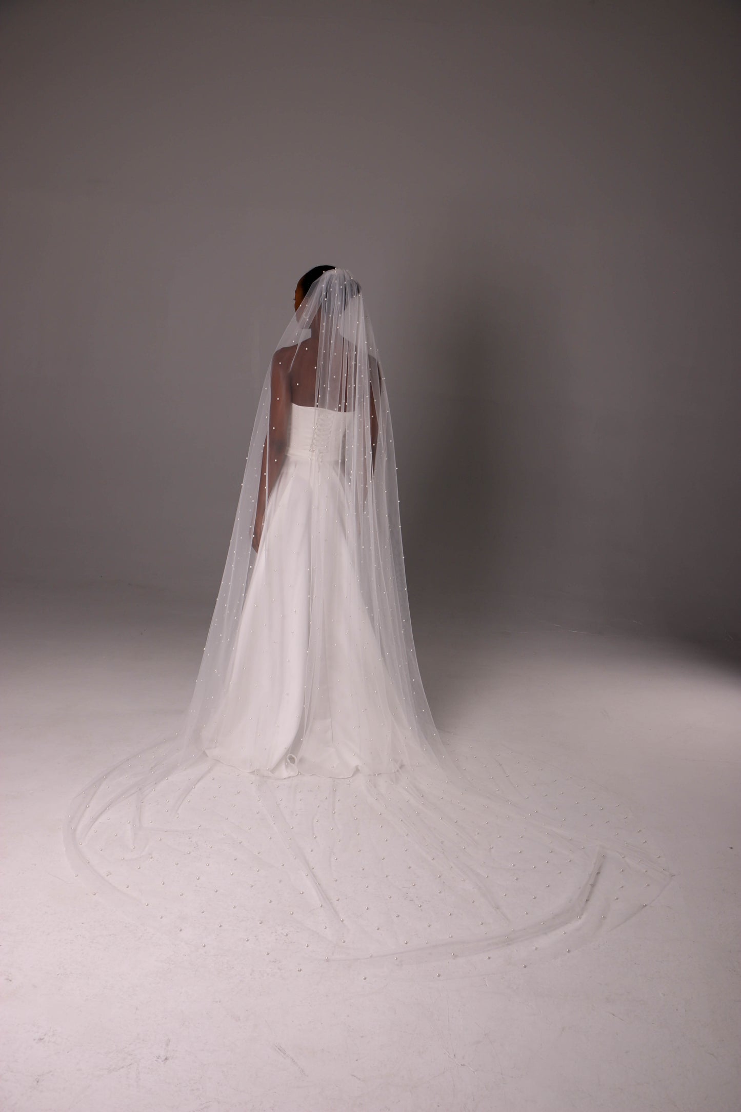 Simple Pearl Bridal Veil – One Tier