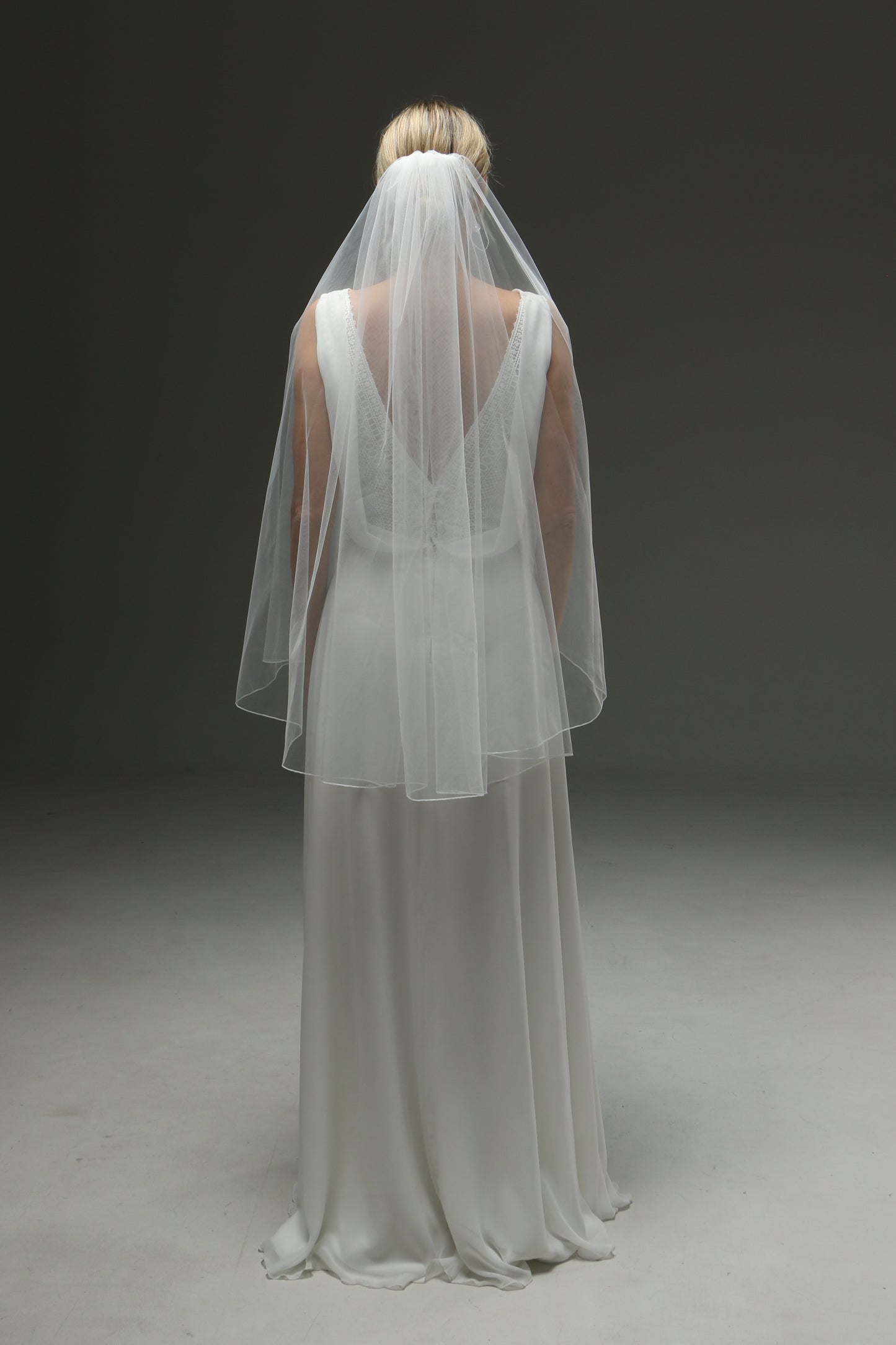 Single Layer Wedding Veil with Pencil Edge