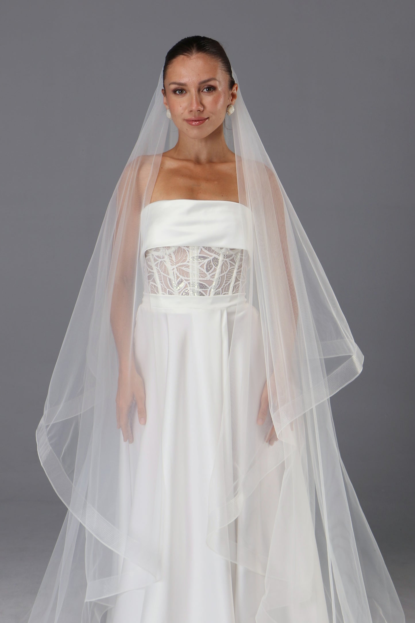 Two Tier Ivory Bridal Veil: Horsehair Edge, Italian Tulle - M1086