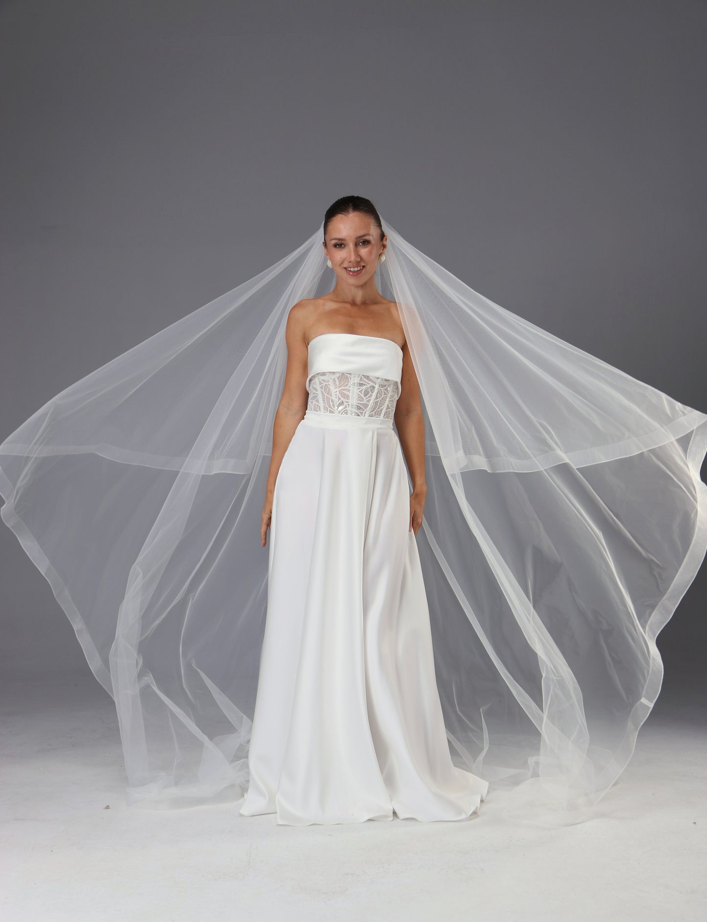 Two Tier Ivory Bridal Veil: Horsehair Edge, Italian Tulle - M1086
