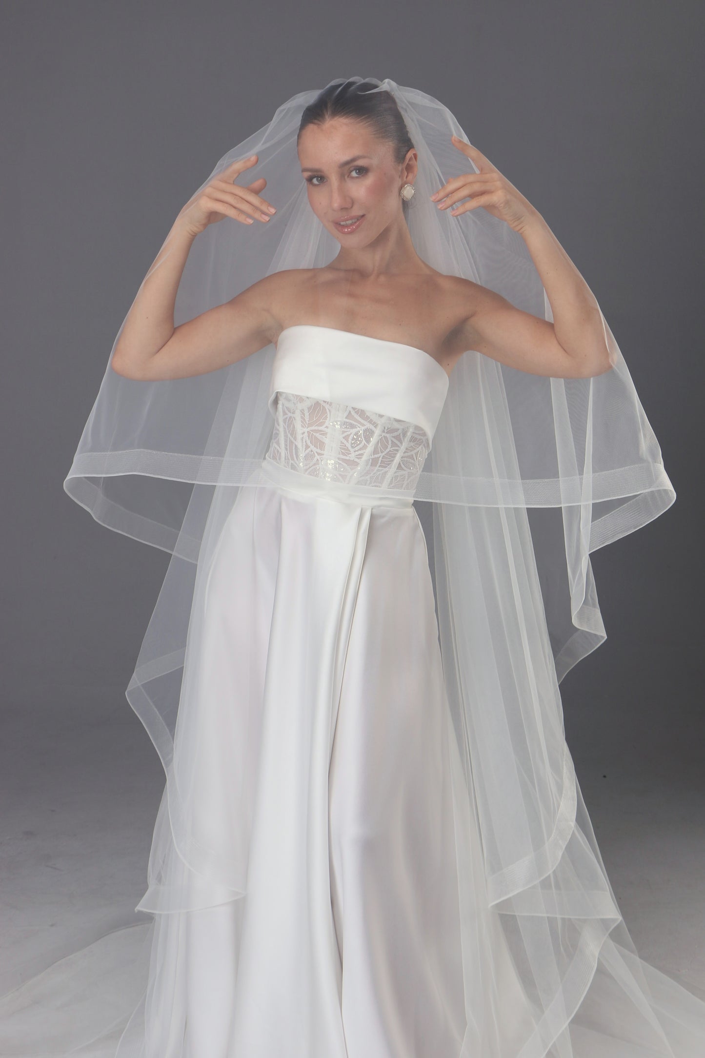 Two Tier Ivory Bridal Veil: Horsehair Edge, Italian Tulle - M1086