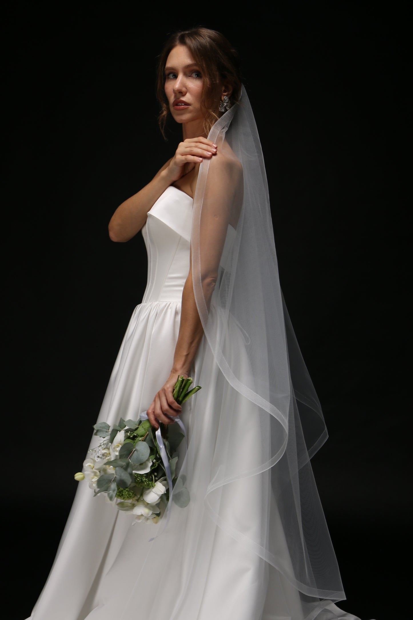 Cascade One Tier Bridal Veil with Horsehair Trim – Classic & Elegant Wedding Veil