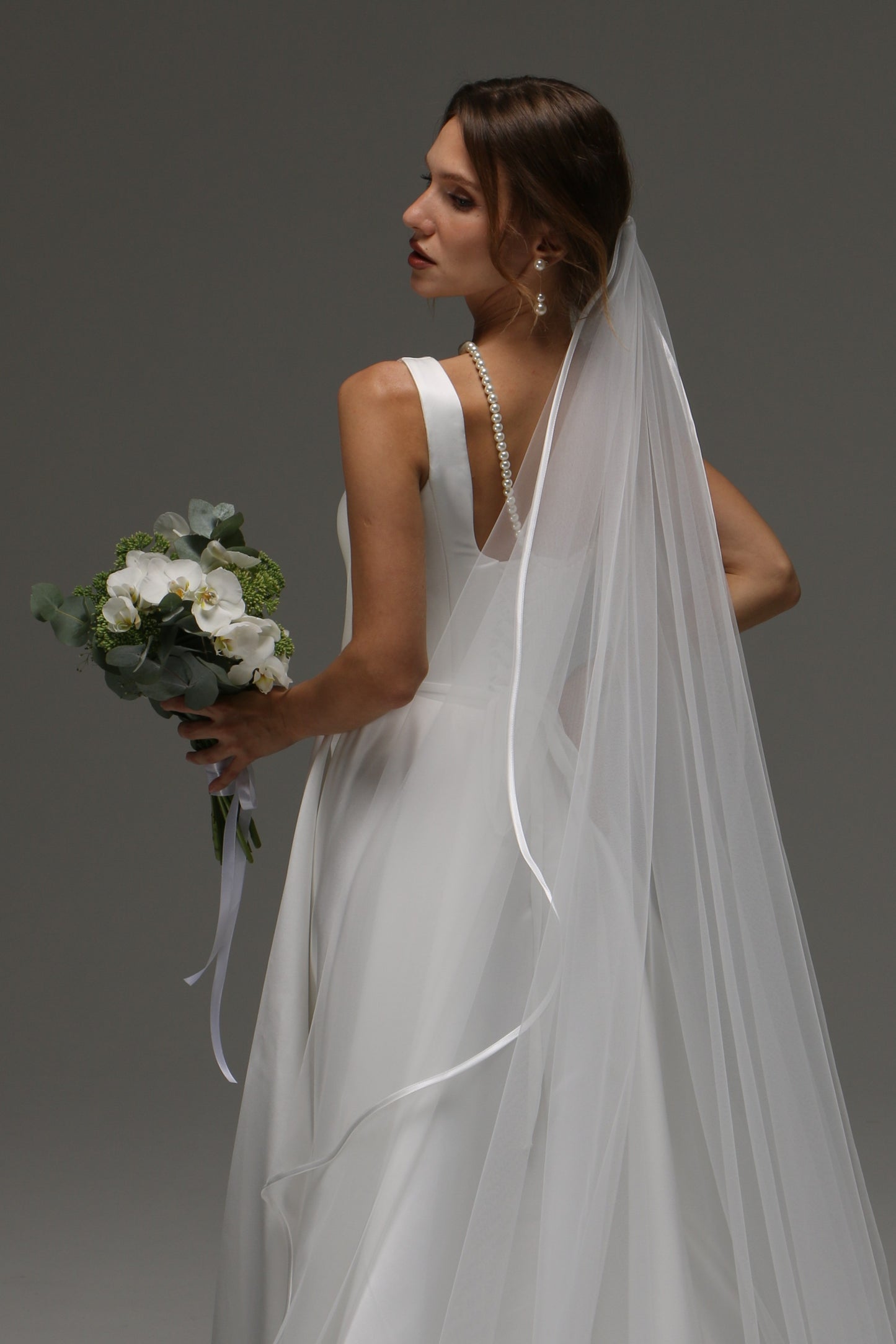 Cascading One Tier Satin Ribbon Wedding Veil, Simple Elegant Bridal Veil with Satin Edge, Knee Length or Short Veil for Bride