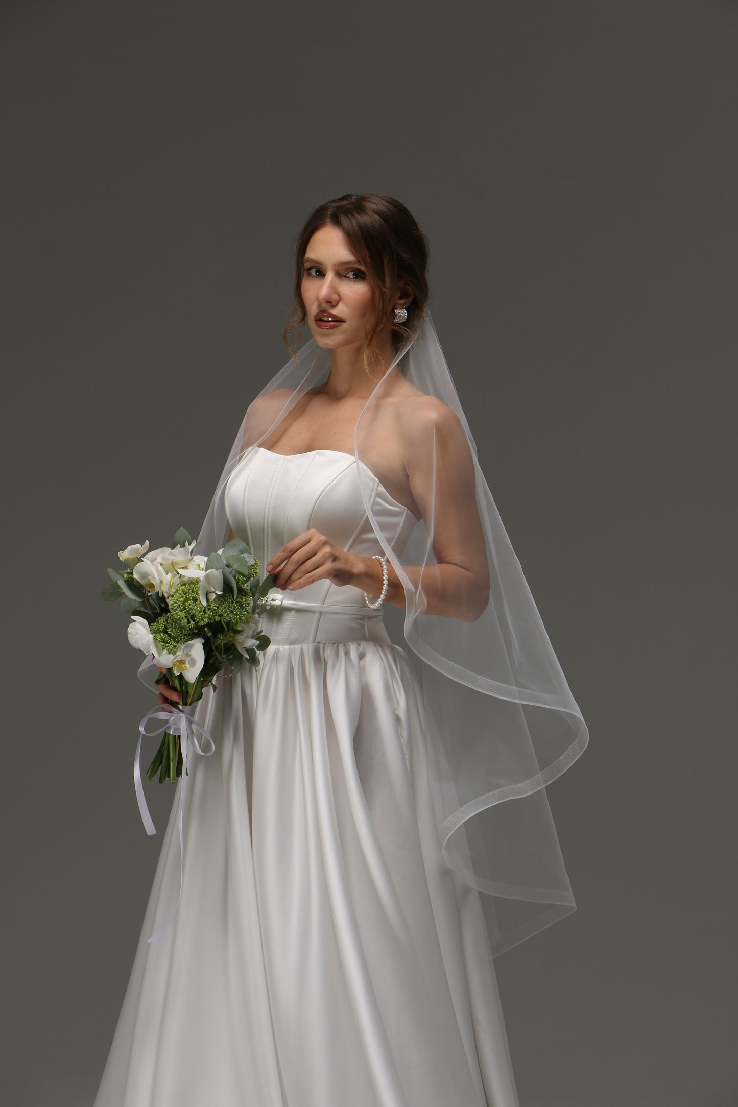 One-tier Cascade Wedding Veil with Horsehair Trim — Elegant Long Bridal Veil