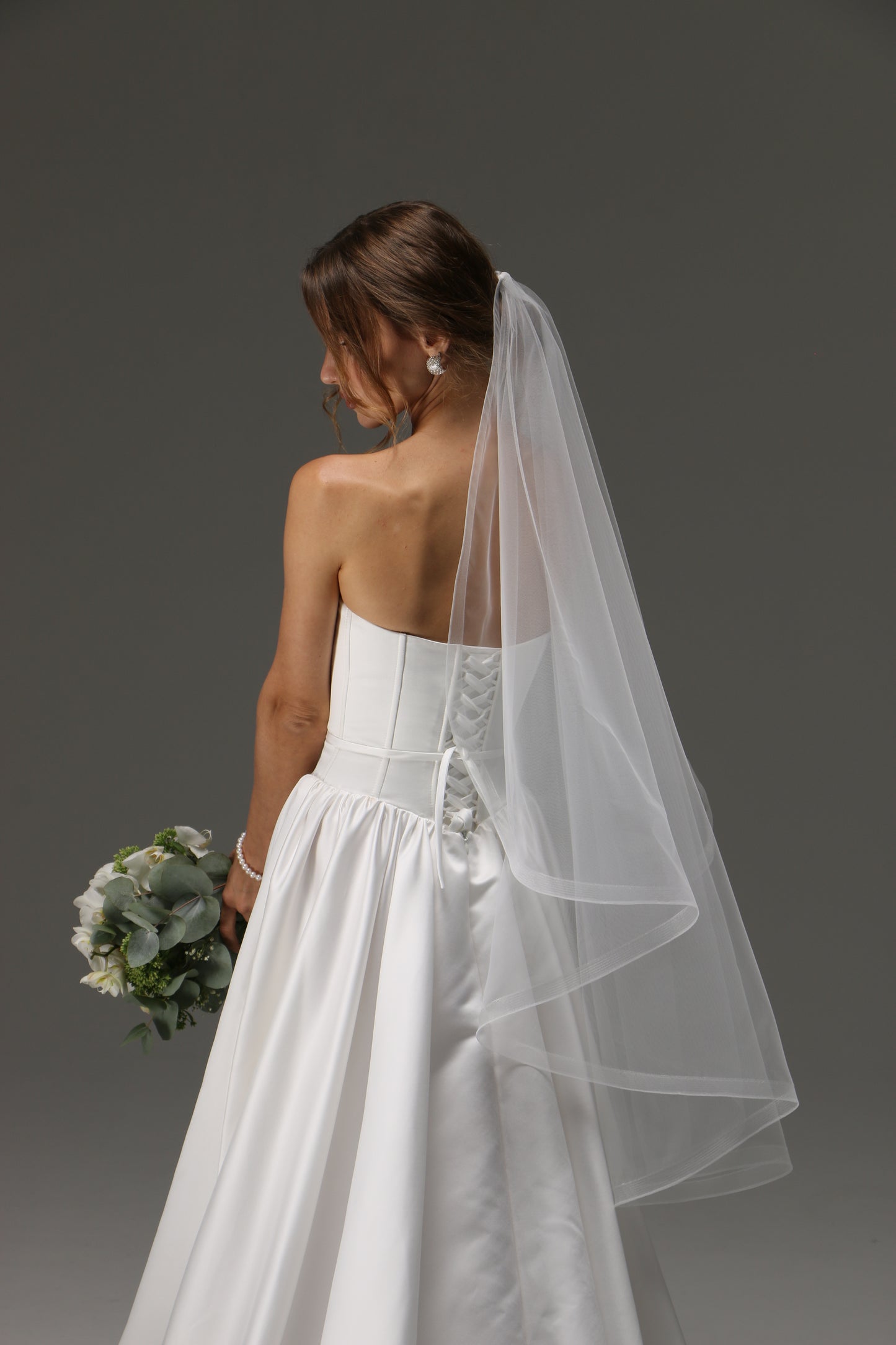 One-tier Cascade Wedding Veil with Horsehair Trim — Elegant Long Bridal Veil