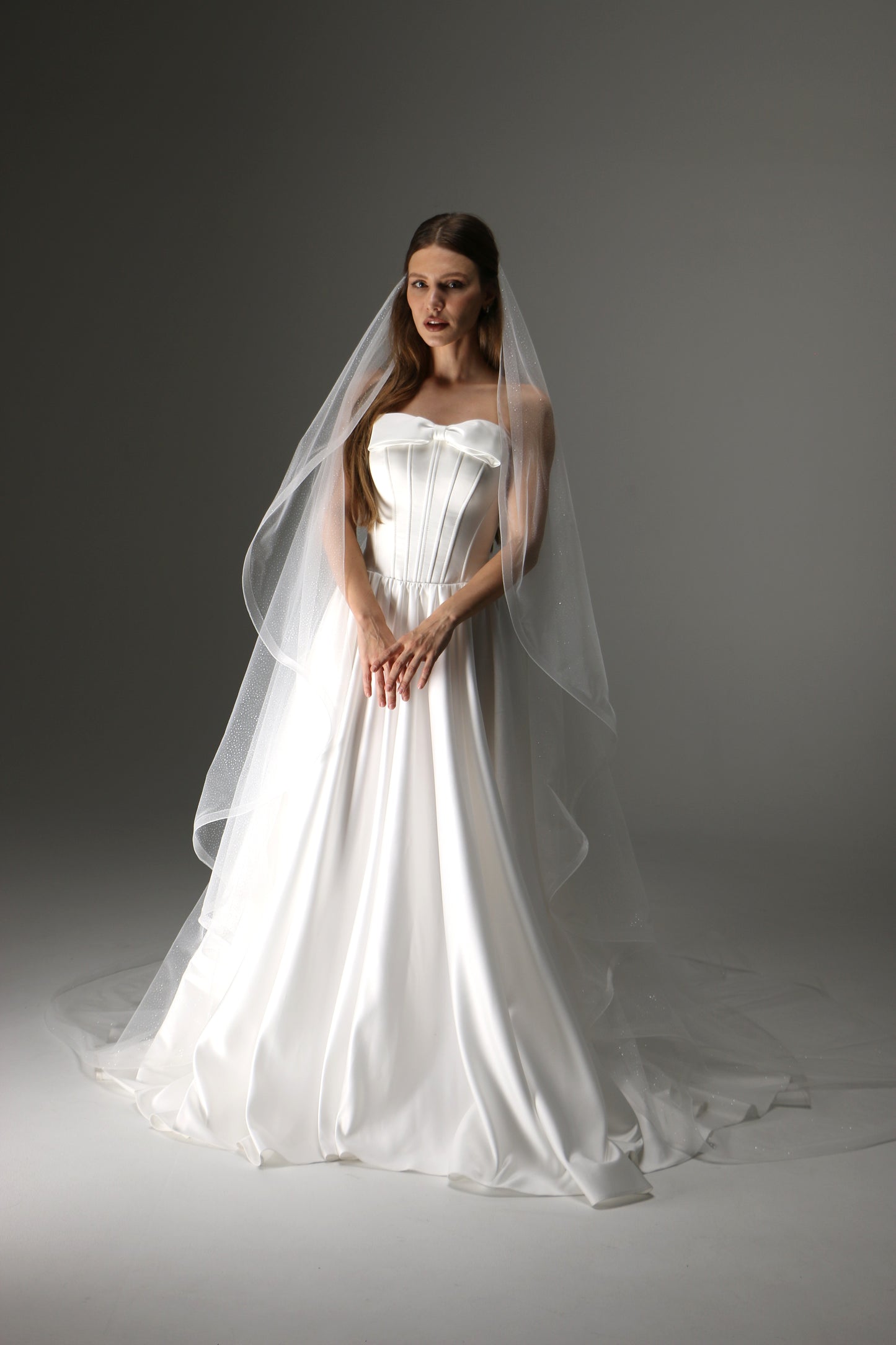 One-Tier Cascade Veil with Glitter Horsehair Edge - M1015