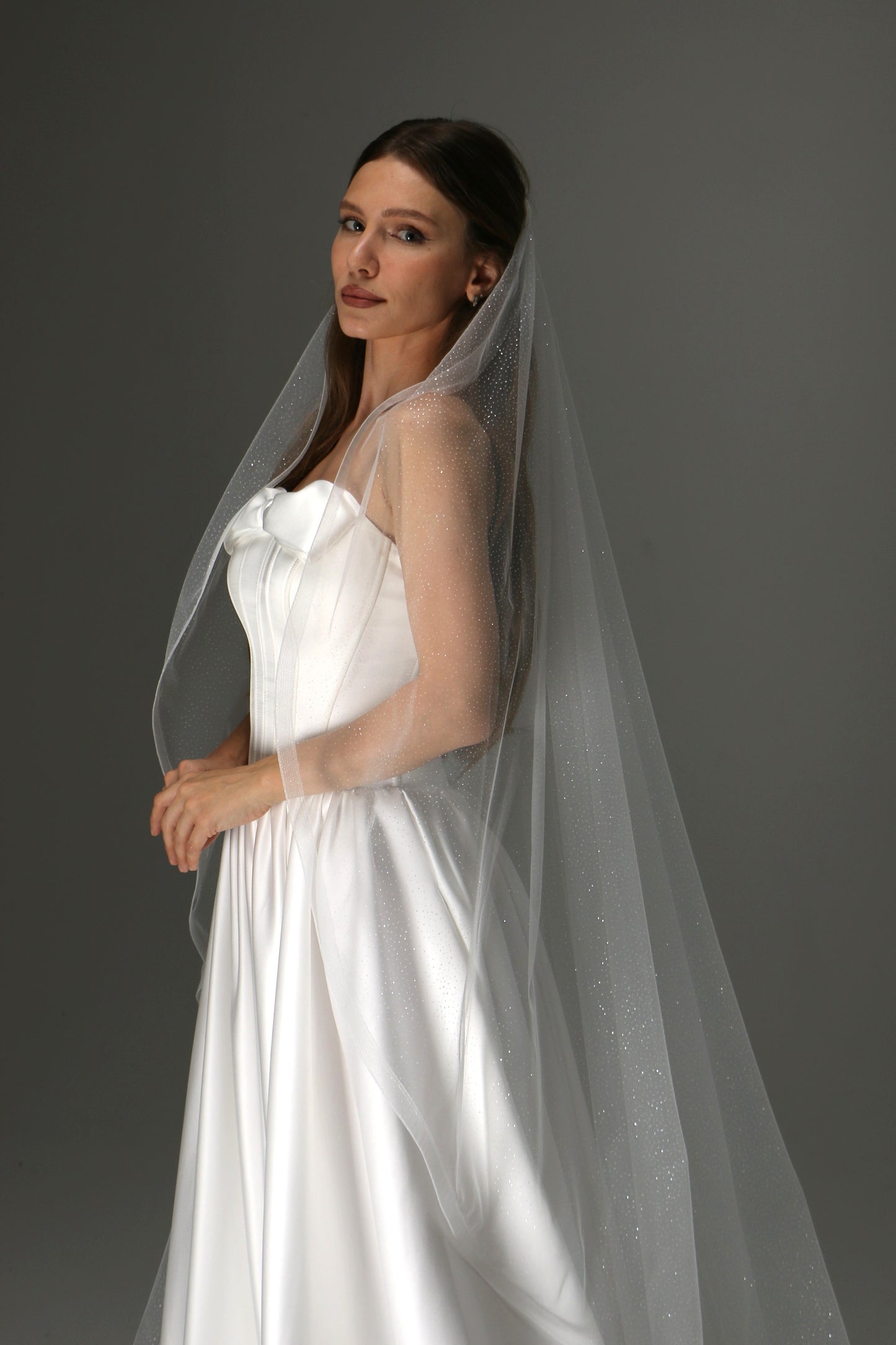 One-Tier Cascade Veil with Glitter Horsehair Edge - M1015