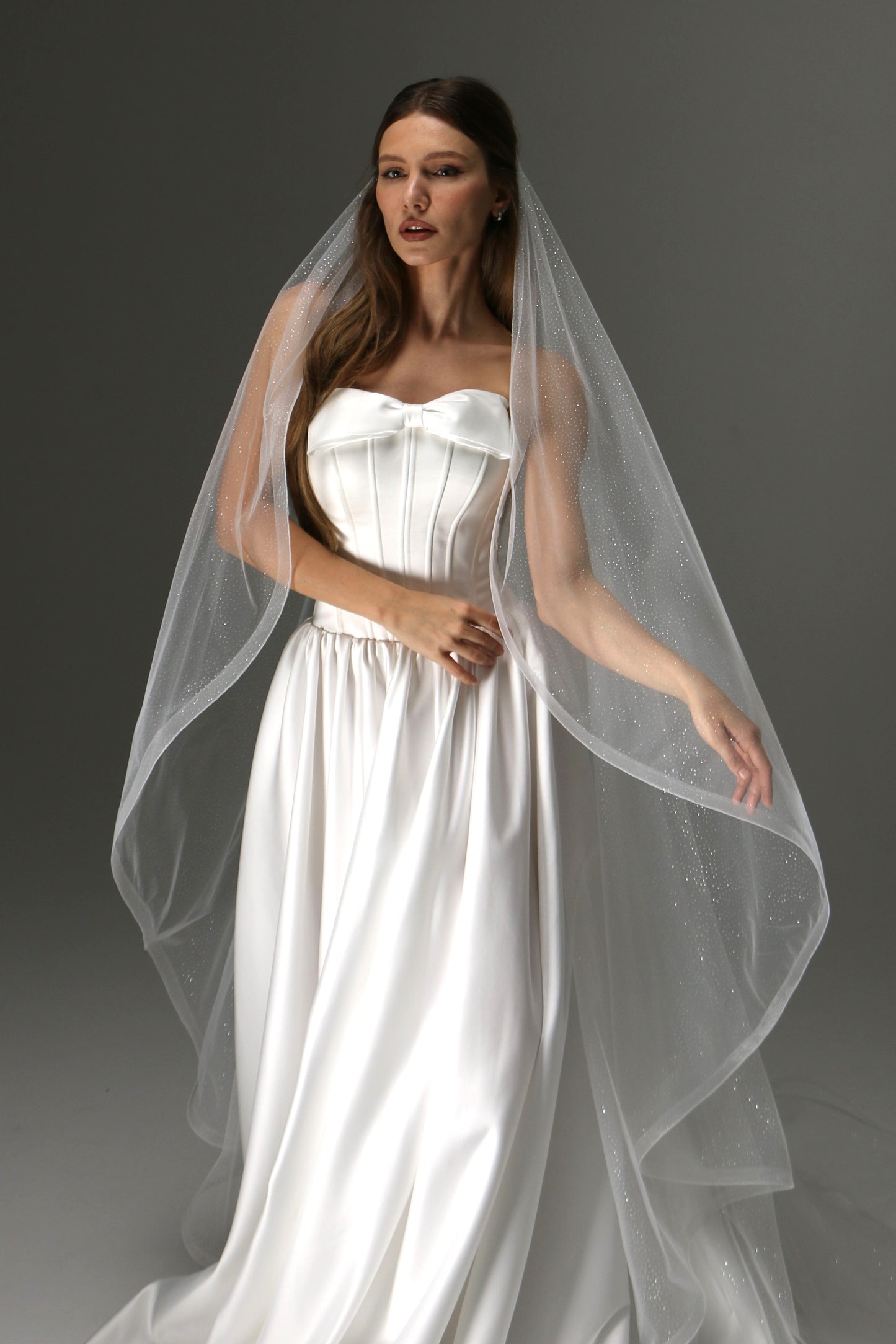 One-Tier Cascade Veil with Glitter Horsehair Edge - M1015
