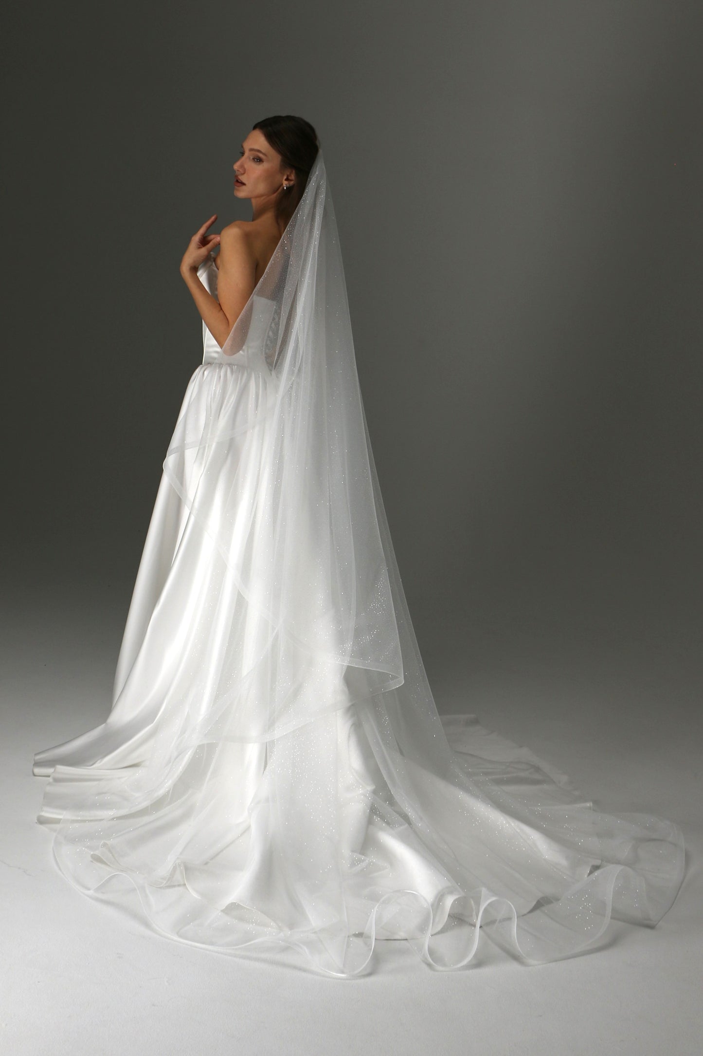 One-Tier Cascade Veil with Glitter Horsehair Edge - M1015