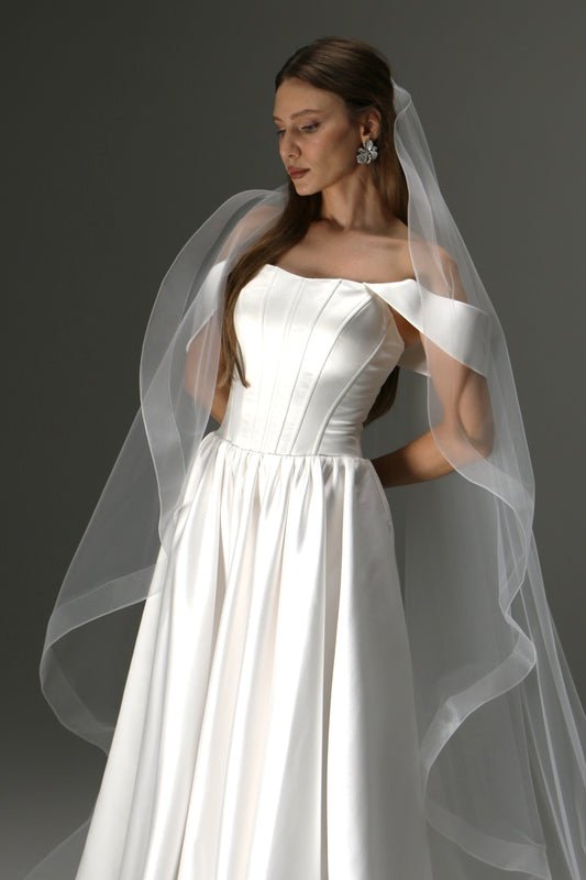 Single Tier Cathedral Veil – Modern Cascade Cut with Wide Horsehair Border - M1012