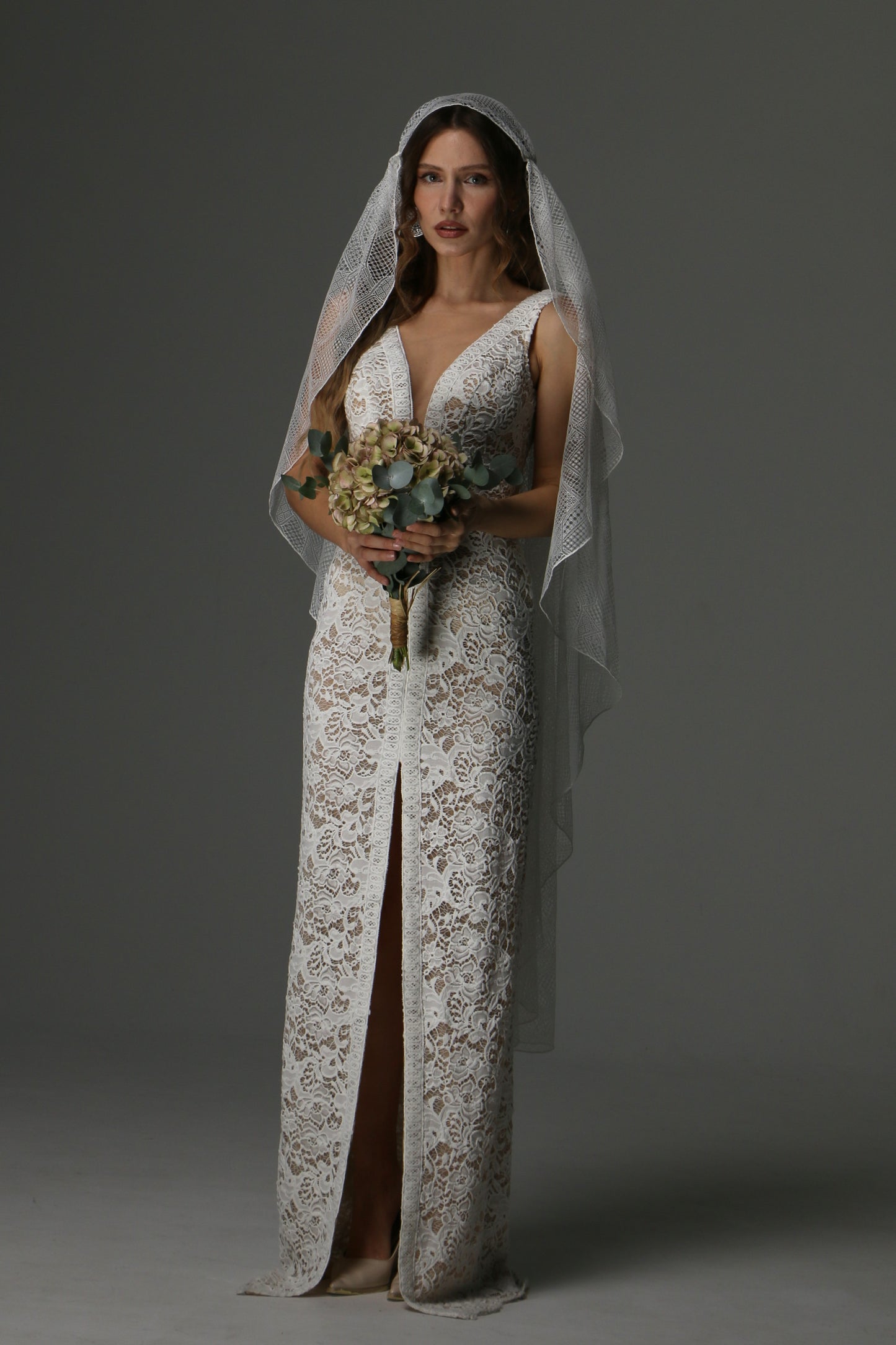 Romantic Boho Chantilly Lace Veil – One Tier Juliet Cap Style - M1071