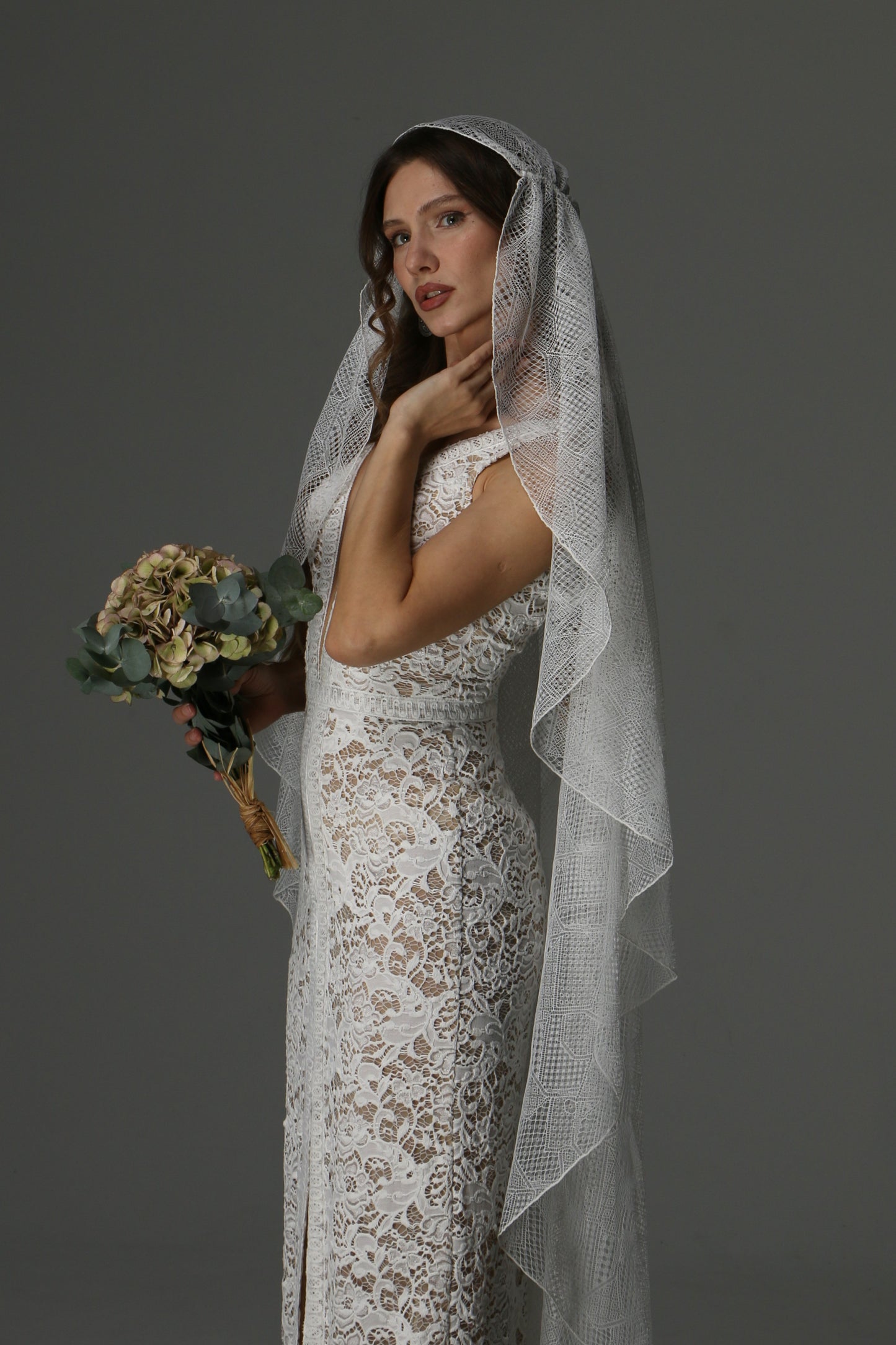 Romantic Boho Chantilly Lace Veil – One Tier Juliet Cap Style - M1071
