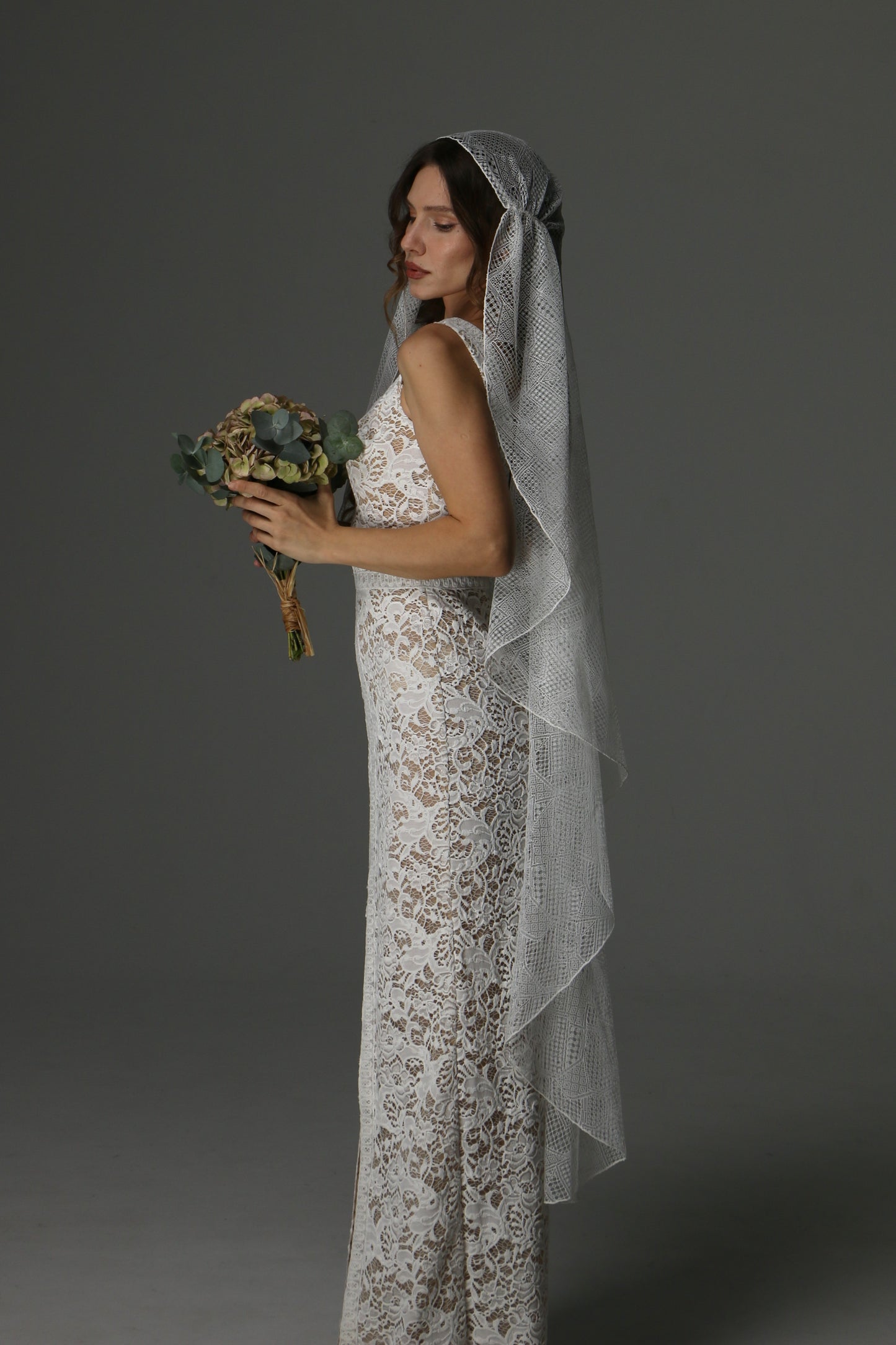 Romantic Boho Chantilly Lace Veil – One Tier Juliet Cap Style - M1071