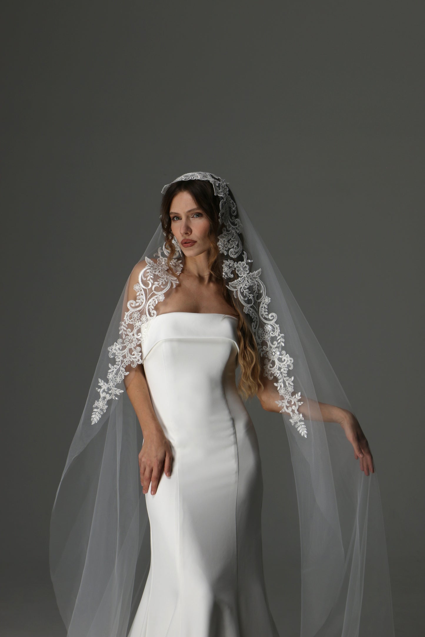 Modern Lace Appliqué Mantilla Veil – One Layer Boho Bridal Veil - M1083