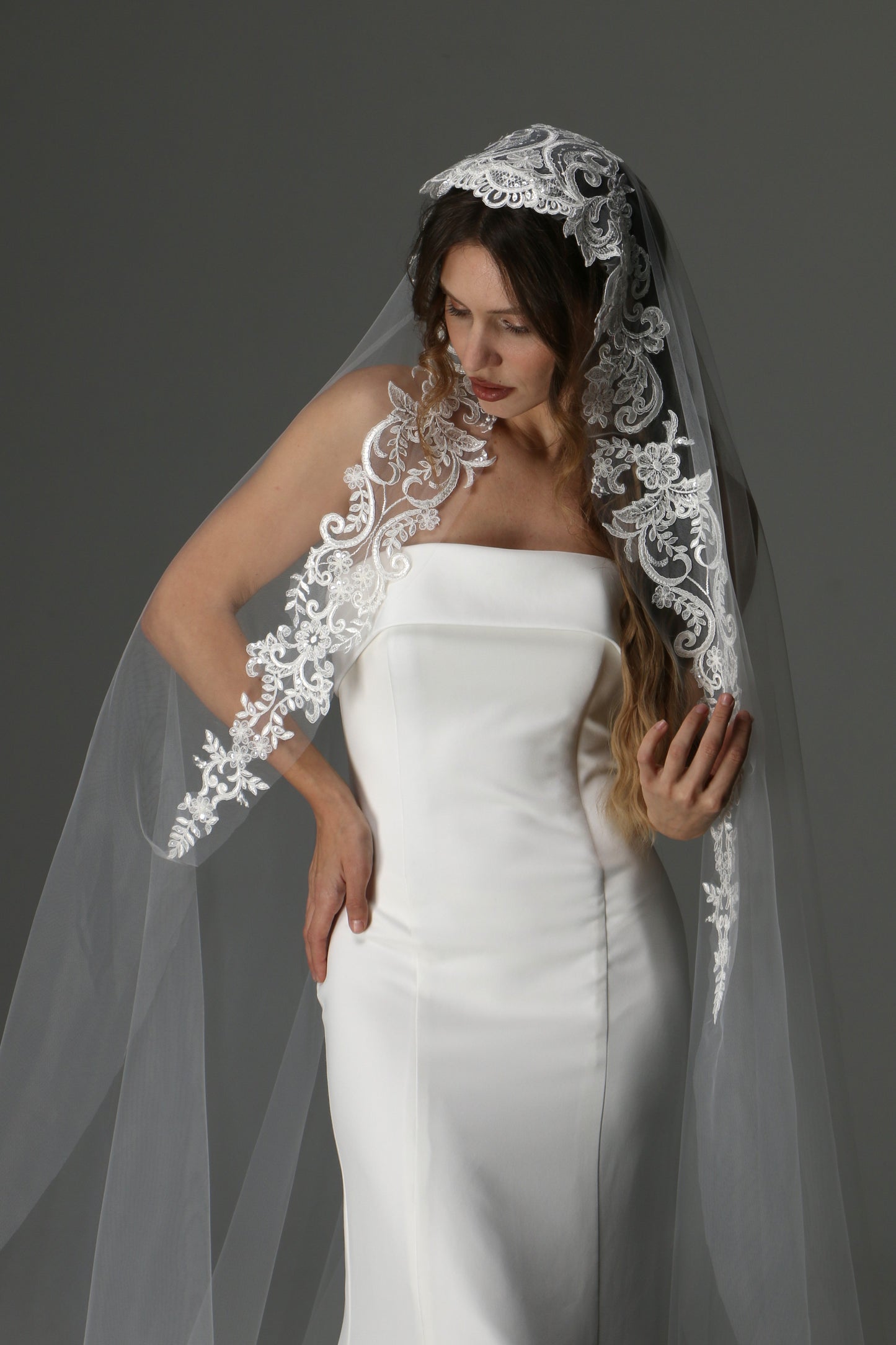 Modern Lace Appliqué Mantilla Veil – One Layer Boho Bridal Veil - M1083