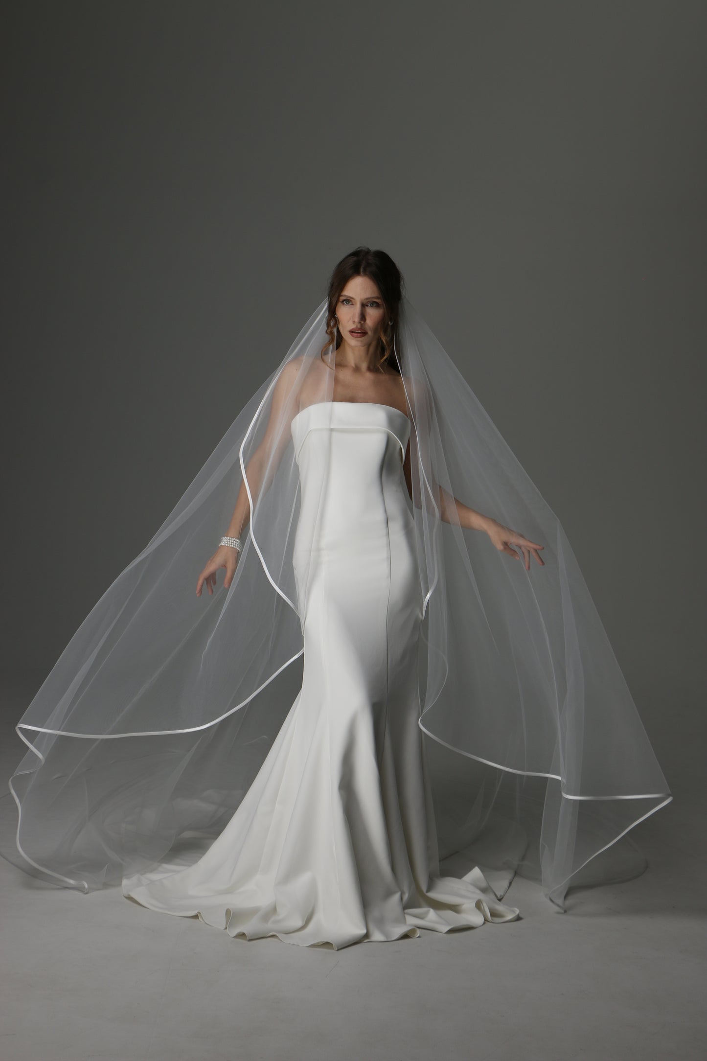 Minimalist Cascade Veil – Single Layer Cut Edge Bridal Veil - M1076