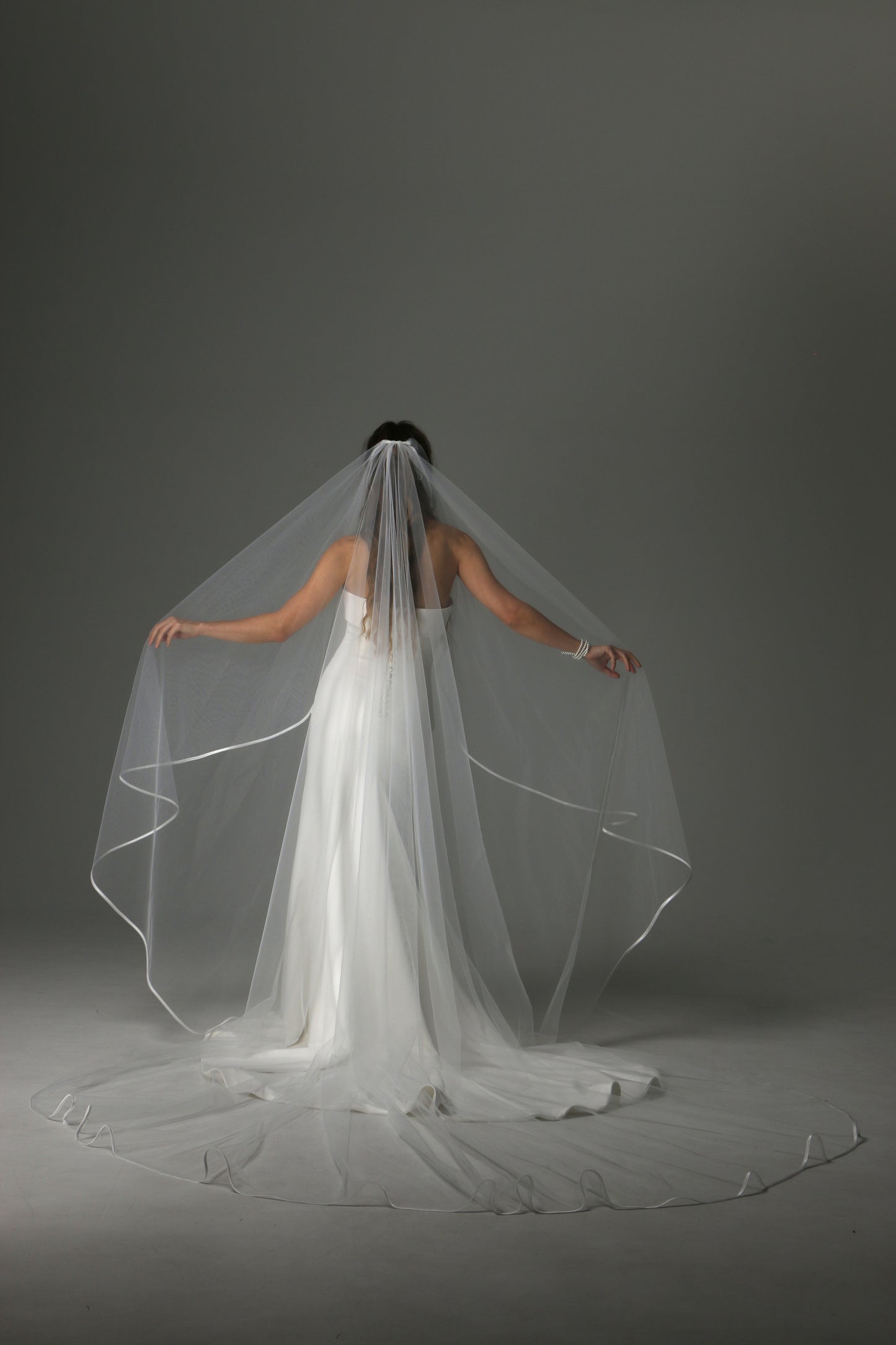 Minimalist Cascade Veil – Single Layer Cut Edge Bridal Veil - M1076
