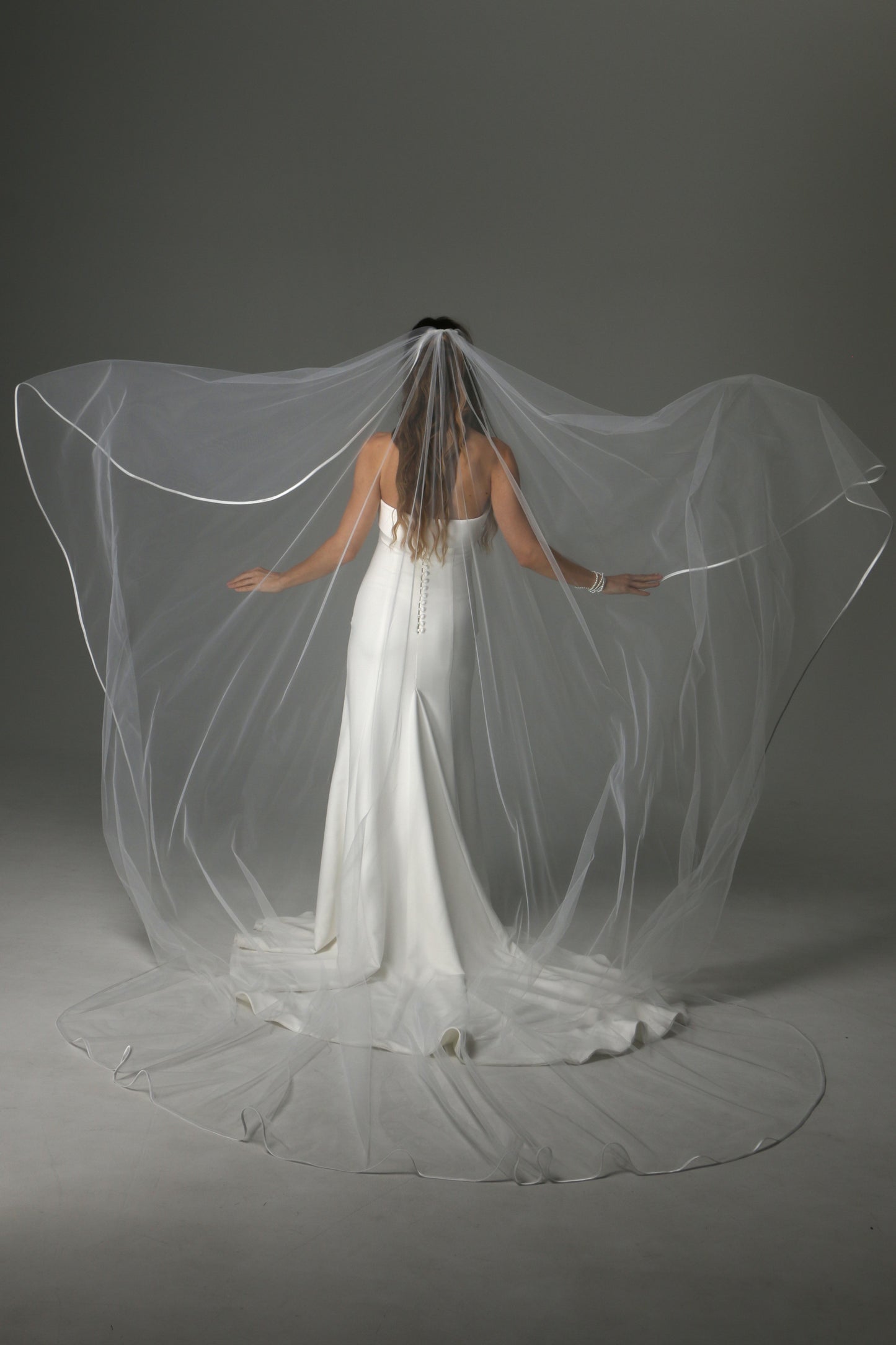 Minimalist Cascade Veil – Single Layer Cut Edge Bridal Veil - M1076