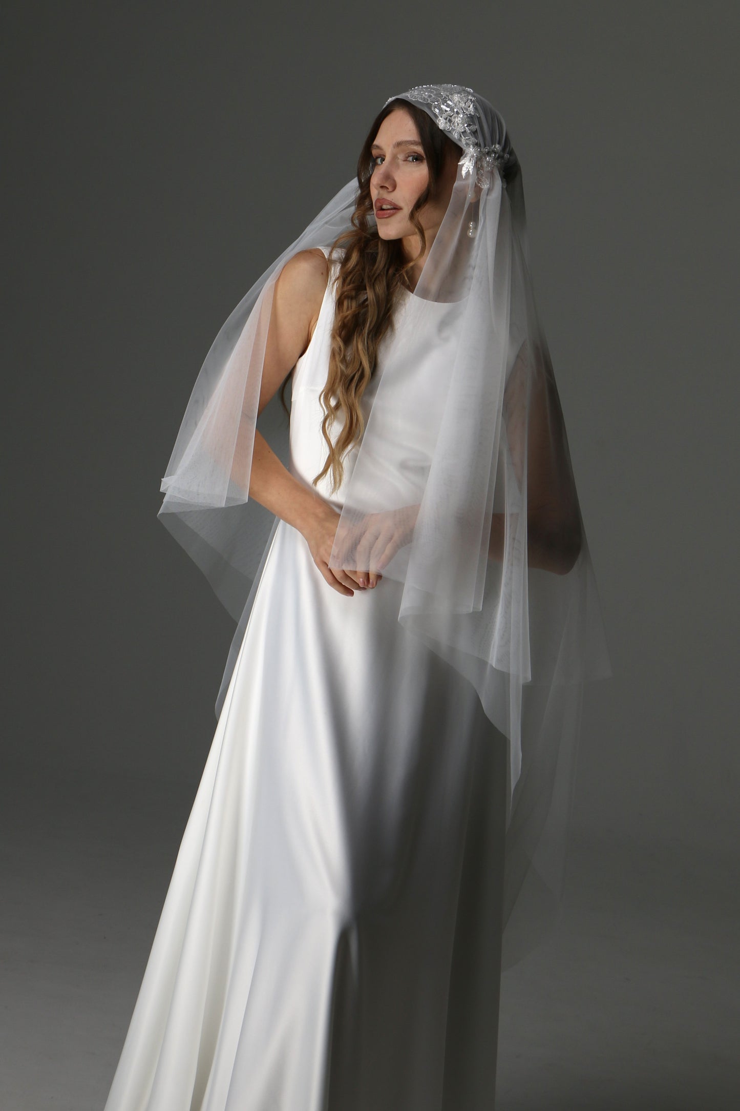 Romantic Two-Tier Juliet Cap Veil with Lace Details – Vintage-Inspired Bridal Veil - M1077