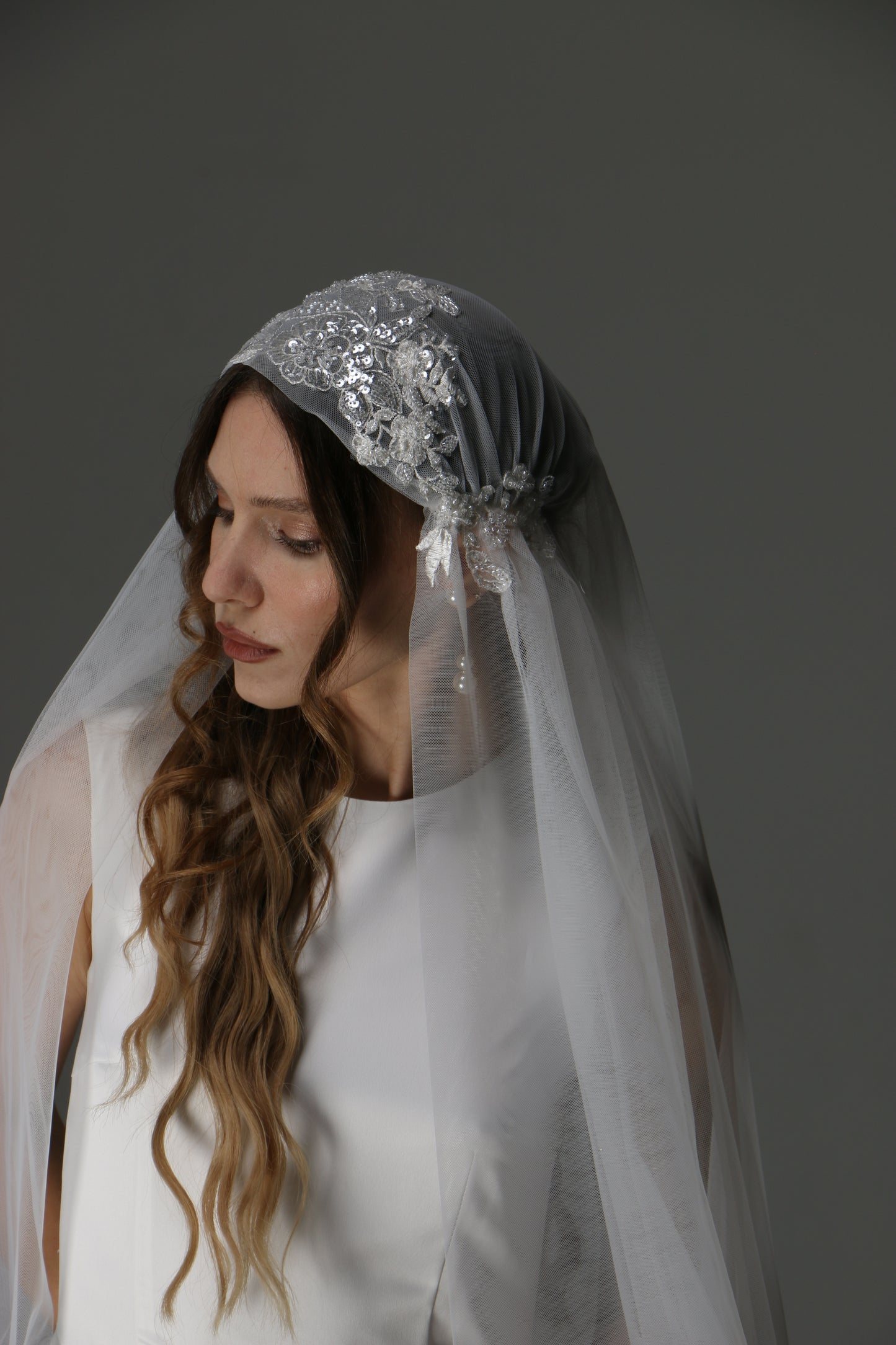 Romantic Two-Tier Juliet Cap Veil with Lace Details – Vintage-Inspired Bridal Veil - M1077