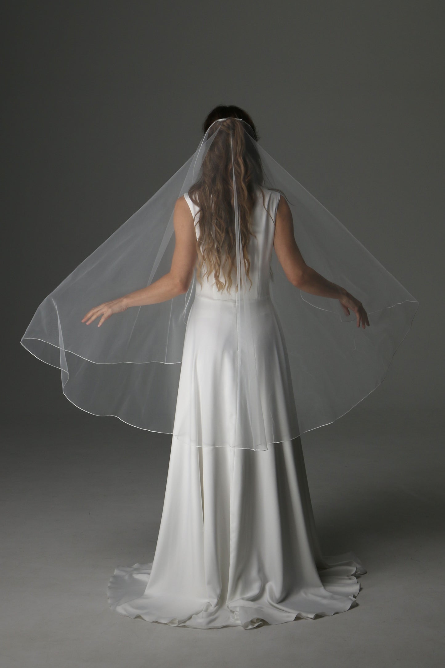 One Tier Cascade Bridal Veil with Pencil Edge | Simple Wedding Veil - M1078