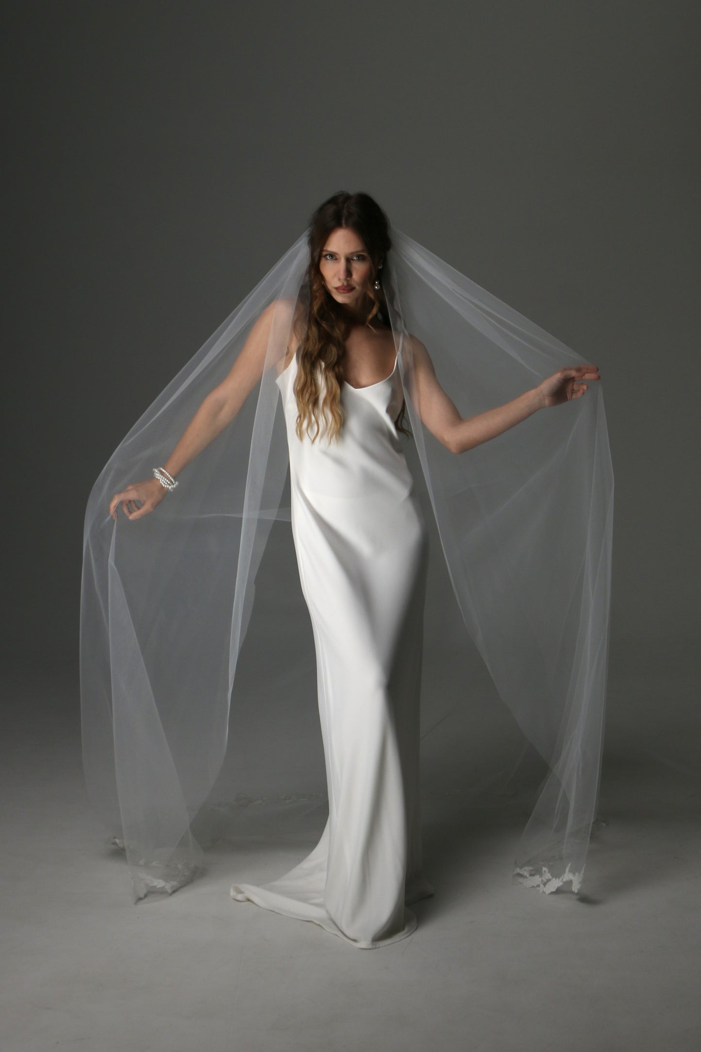 Single Tier Bridal Veil with Lace Appliqués | Romantic Wedding Veil - M1079