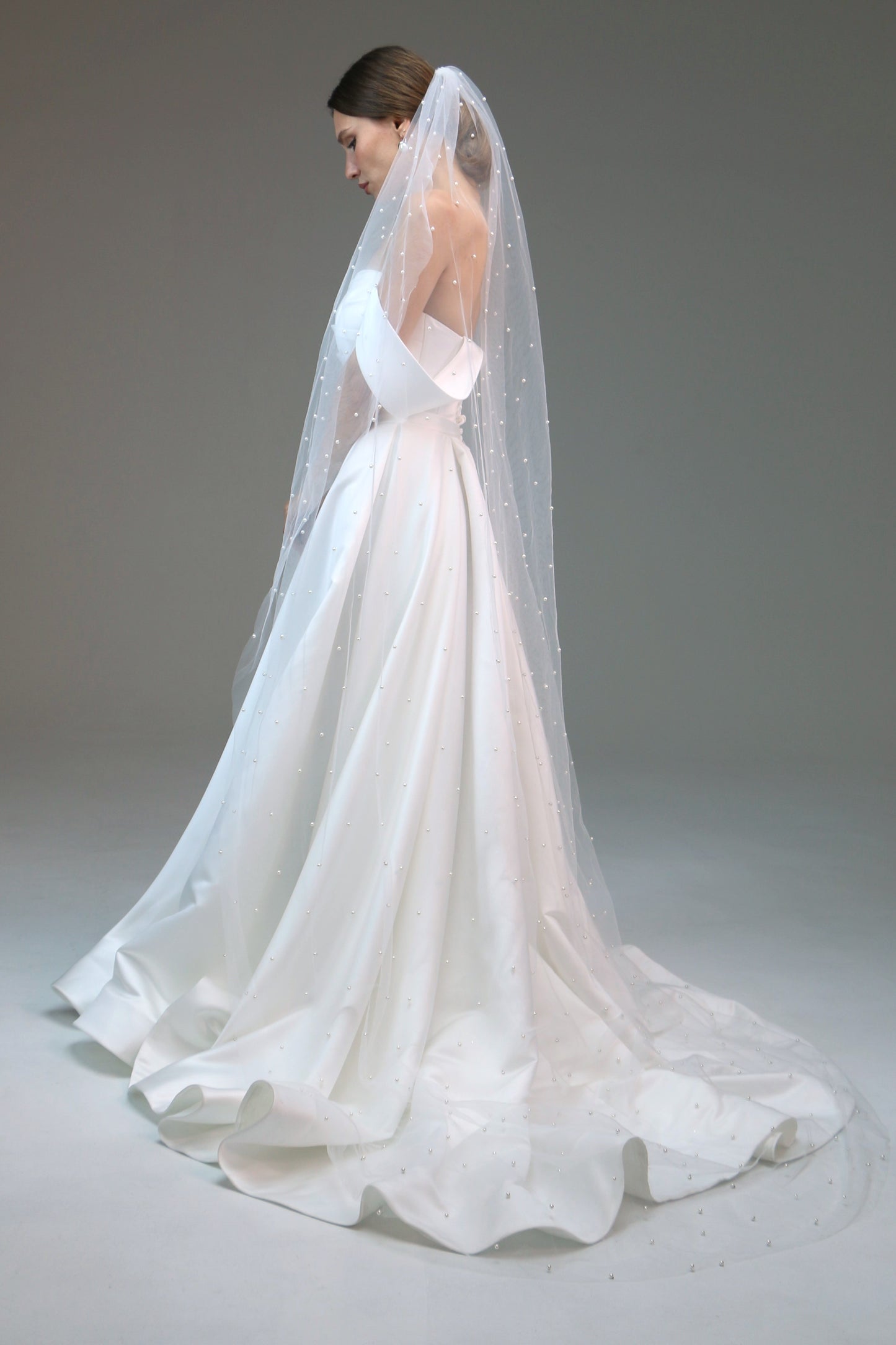Cascading Pearl Wedding Veil wedding veil Cathedral Scattered Pearl veil Cascade pearls Fingertip Veil Ivory Wedding Veil Single Tire Veil