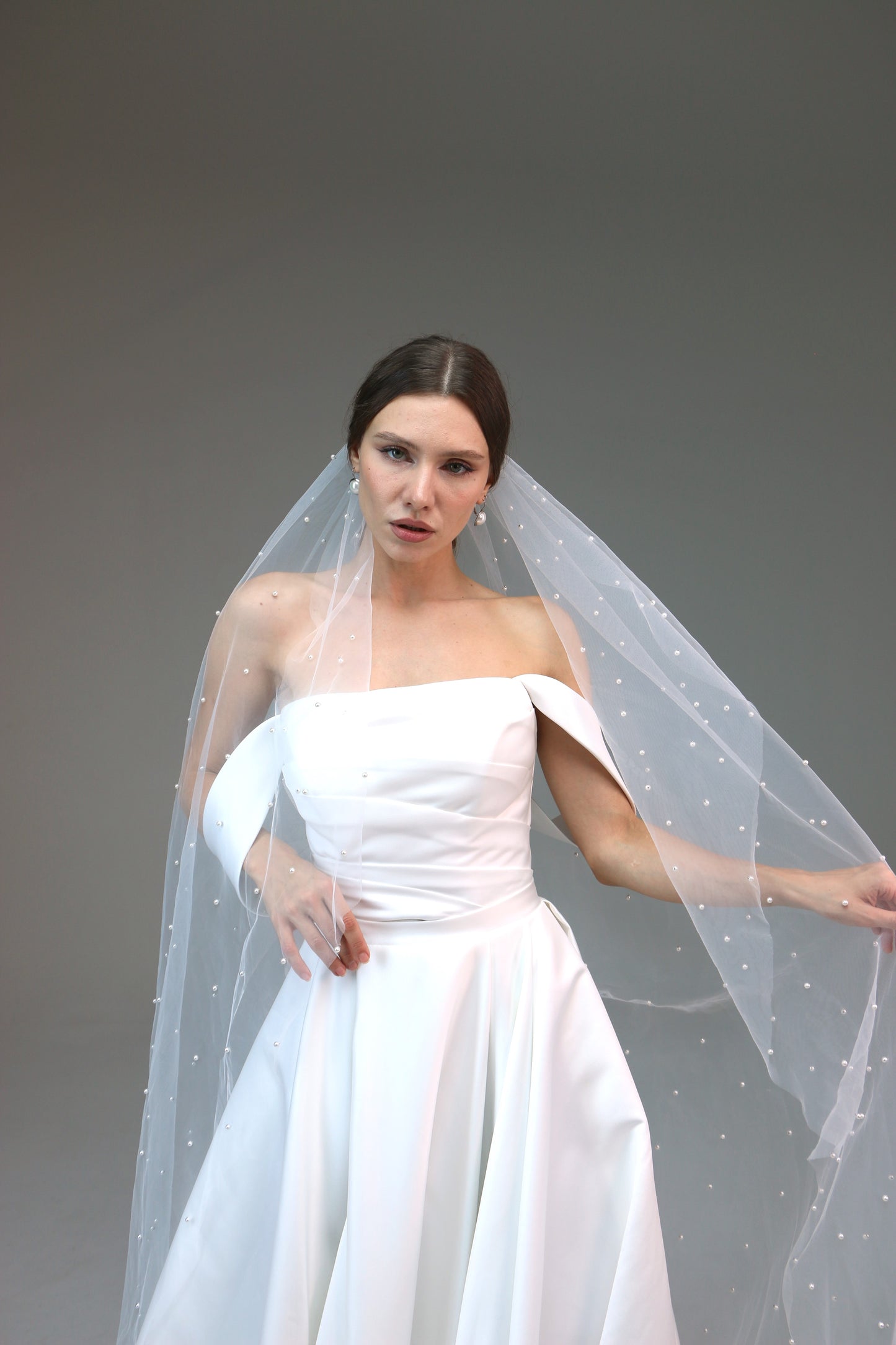 Cascading Pearl Wedding Veil wedding veil Cathedral Scattered Pearl veil Cascade pearls Fingertip Veil Ivory Wedding Veil Single Tire Veil