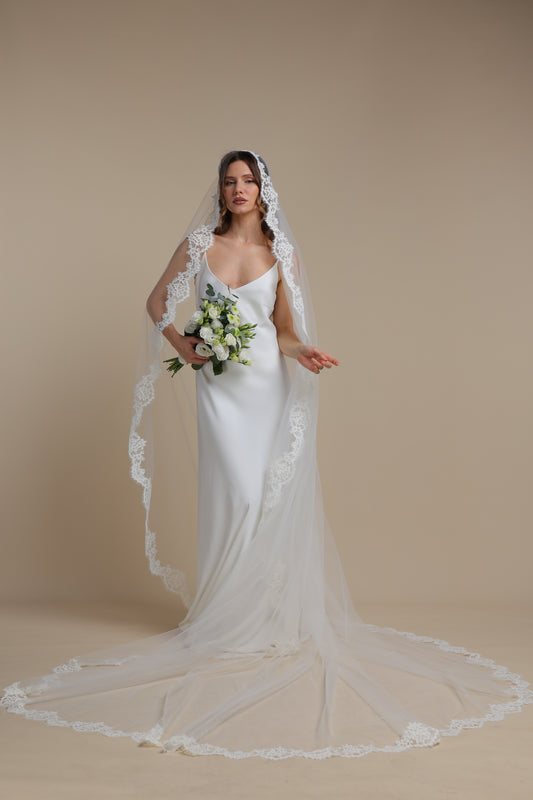 Long One Tier Mantilla Veil with Lace Scalloped Edge | Cathedral Lace Veil | Elegant Spanish Style Bridal Veil,M1094