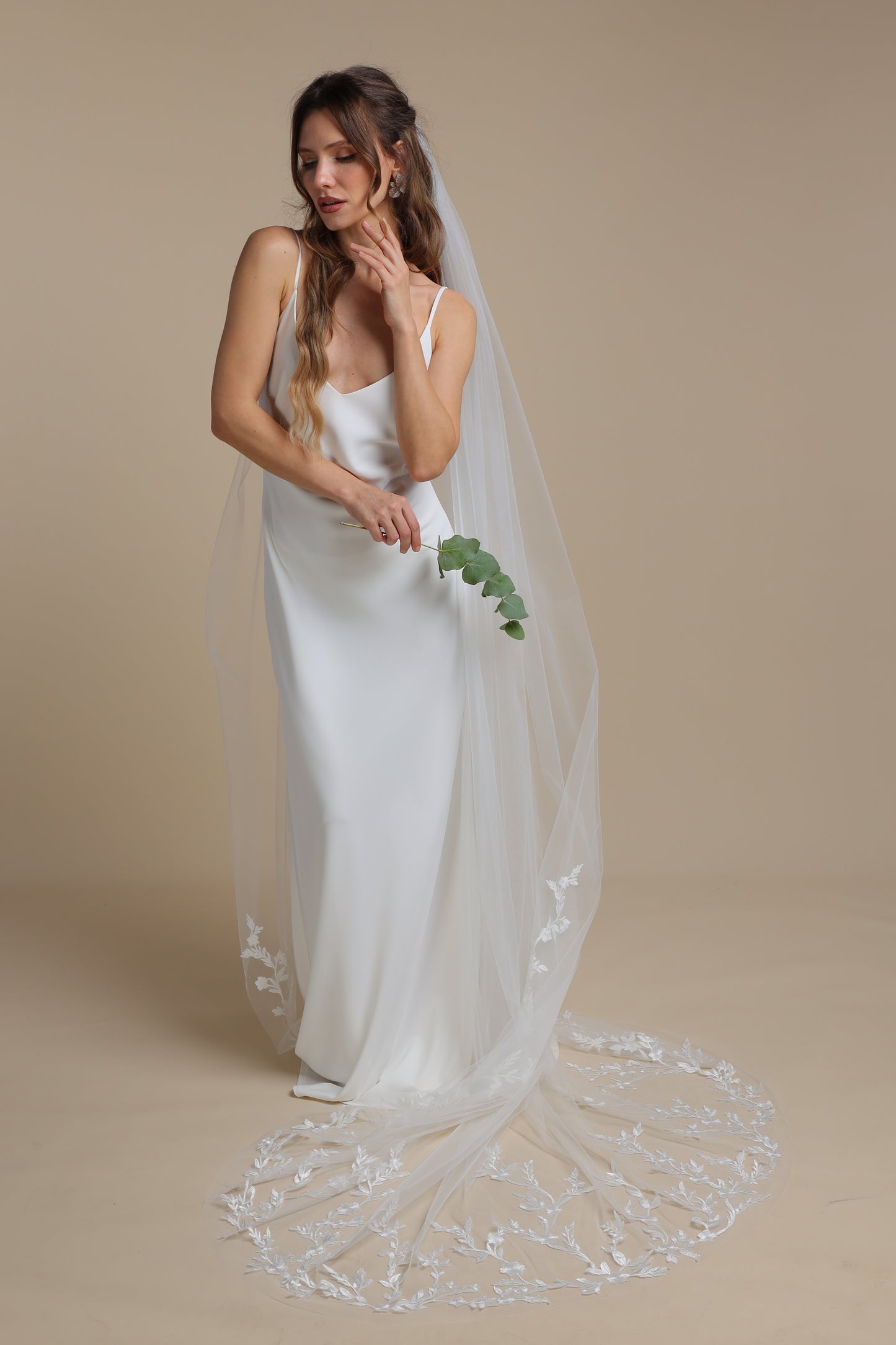 Floral Long One Tier Veil with Wide Horsehair Edge — Cathedral Bridal Veil with Lace Appliques,M1096