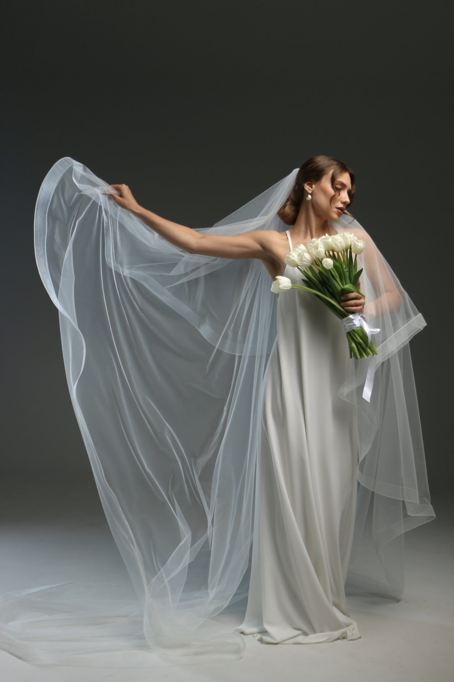 Veil with horsehair trim, Crinoline edge veil with blusher,Horsetail veil to your fingertips