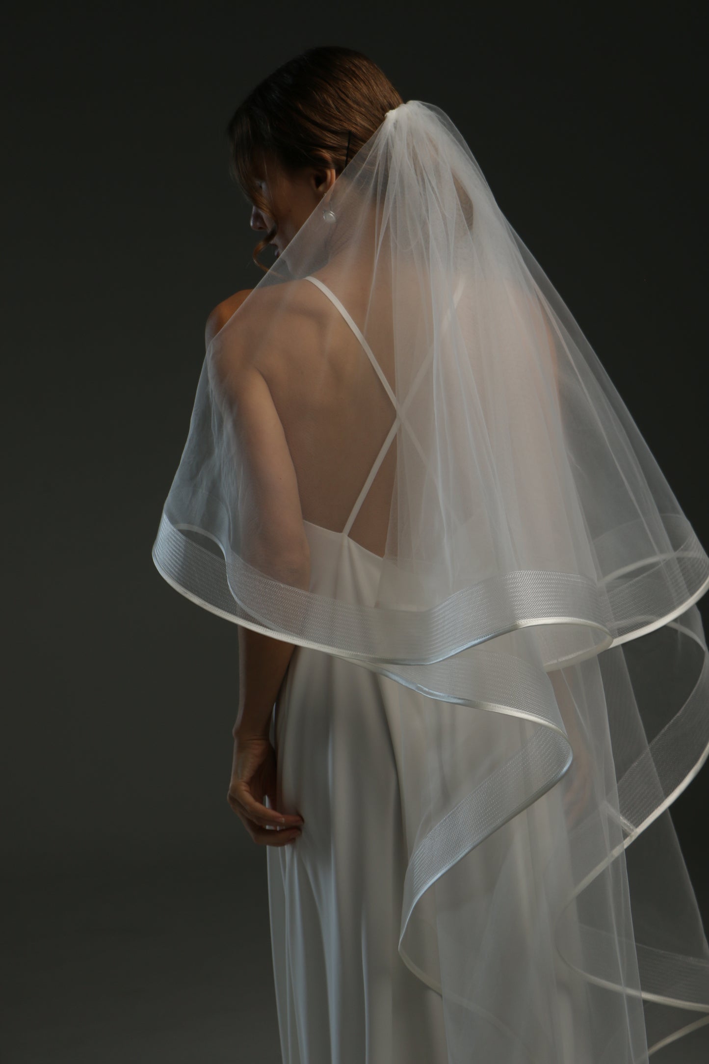 Cascade bridal veil with satin ribbon | Wedding veil with horsehair trim | Elegant flowing design
