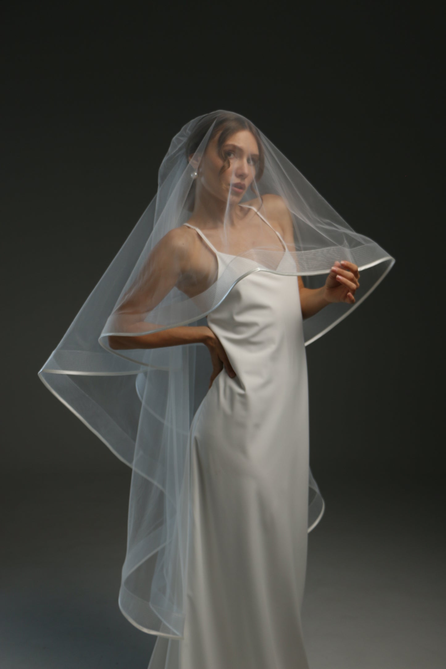Cascade bridal veil with satin ribbon | Wedding veil with horsehair trim | Elegant flowing design