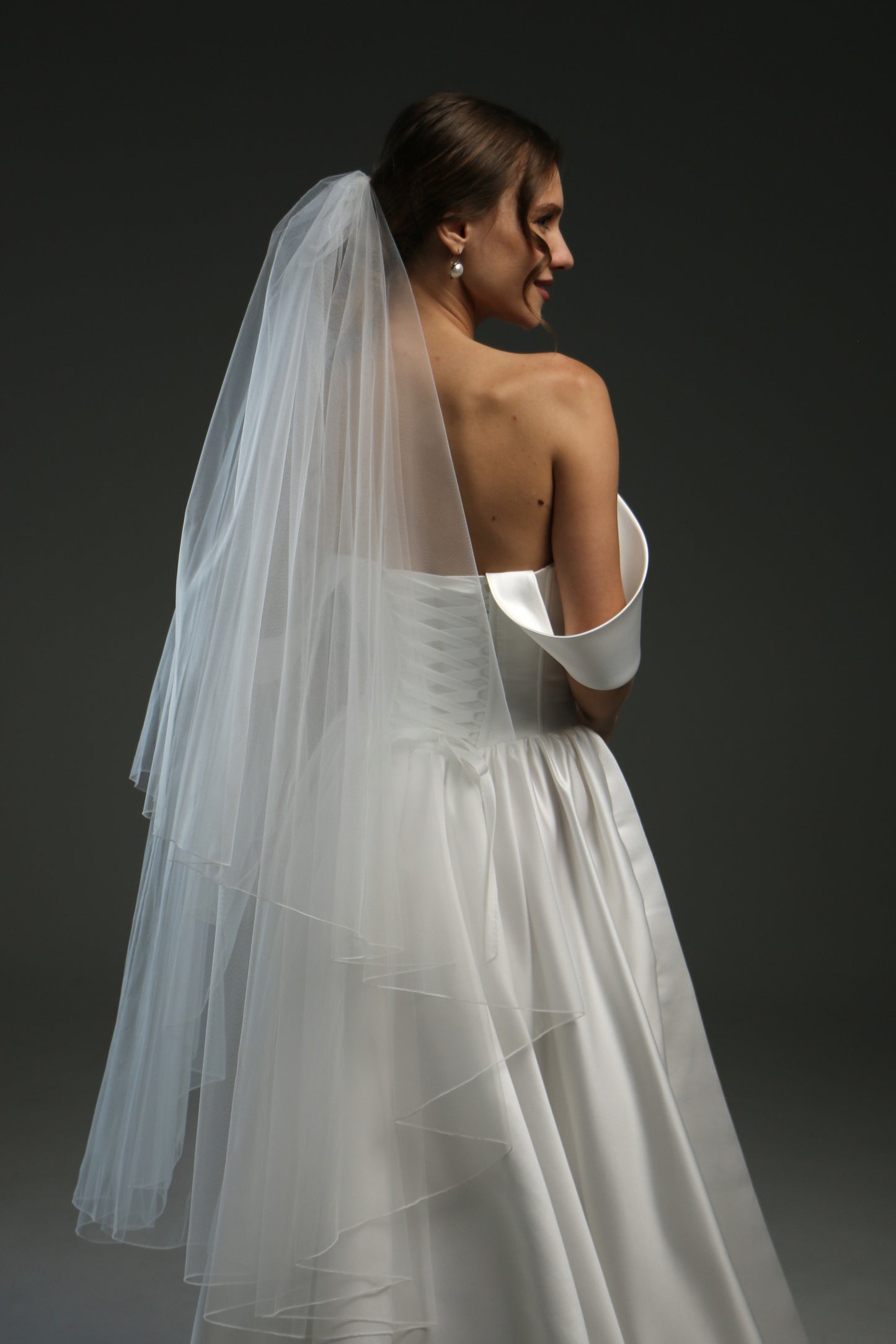 Classic Sheer Bridal Veil – Soft Tulle, 2 Layers, Floor Length with Pencil Edge
