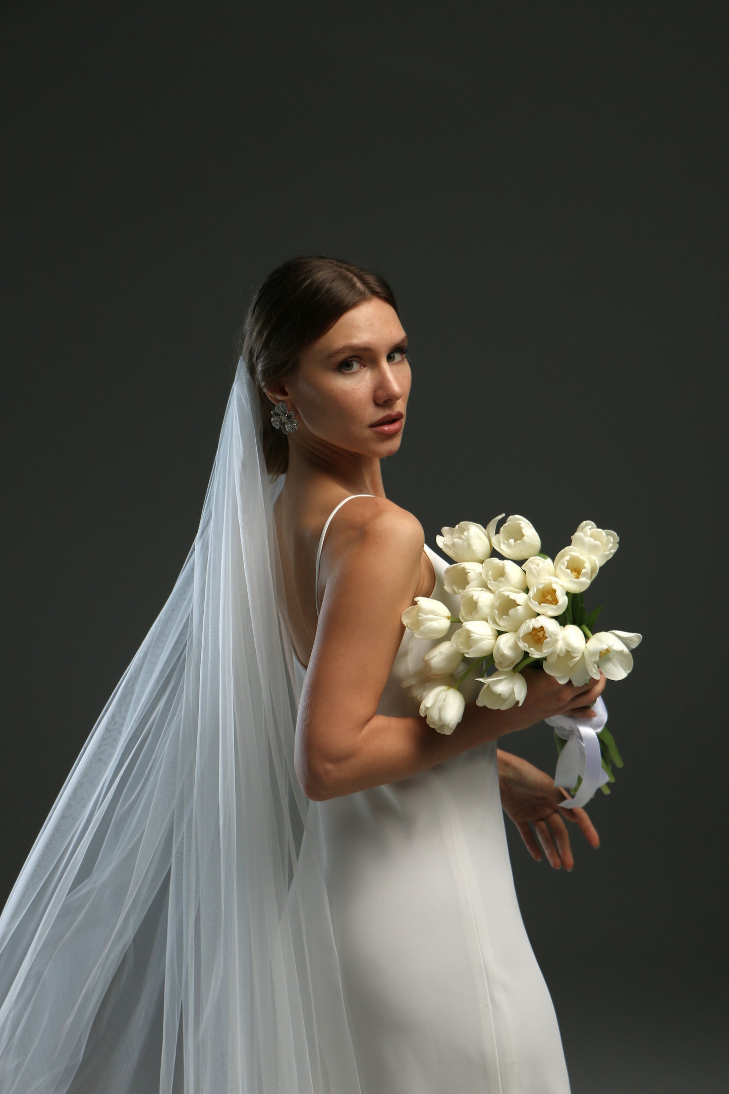 Cut Edge Wedding Veil – Elegant Ivory 1-Layer Fingertip Veil | Soft Sheer Bridal Tulle, Simple & Classic Style