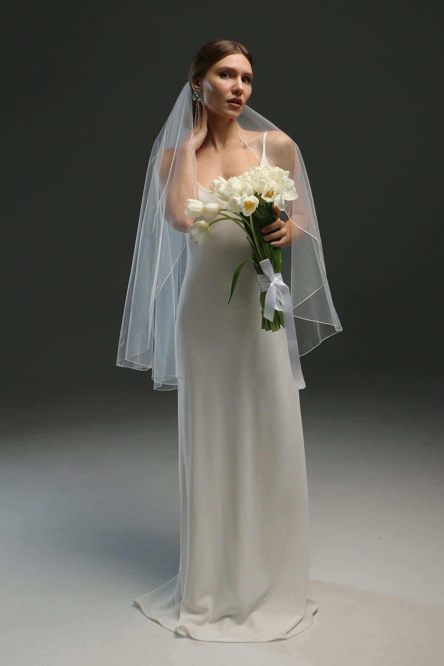 Simple 1-Tier Fingertip Wedding Veil with Pencil Edge